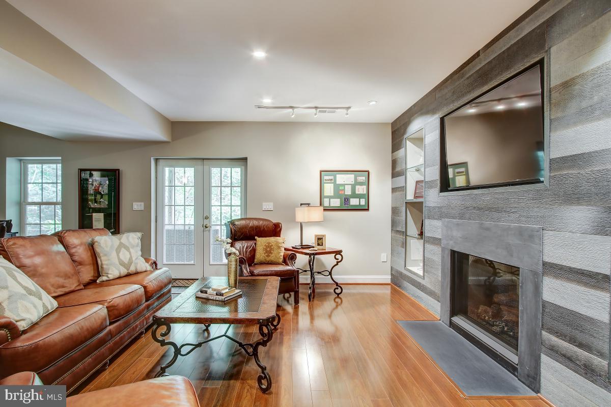 LOWES ISLAND/CASCADES - Residential