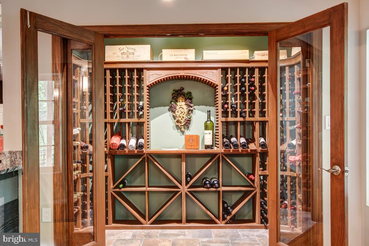 LOWES ISLAND/CASCADES - Residential