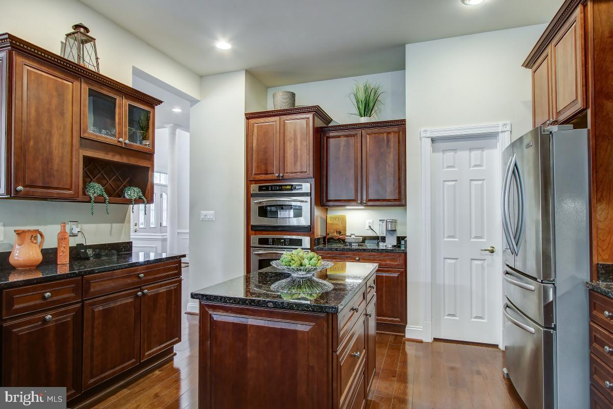 LOWES ISLAND/CASCADES - Residential