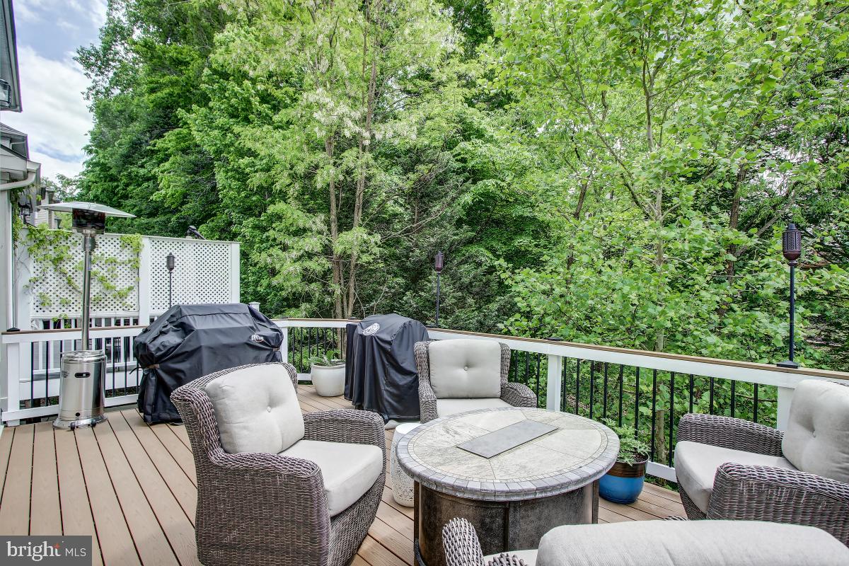 LOWES ISLAND/CASCADES - Residential