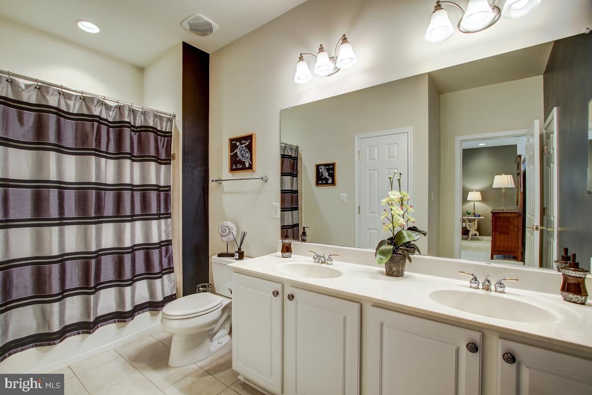 LOWES ISLAND/CASCADES - Residential