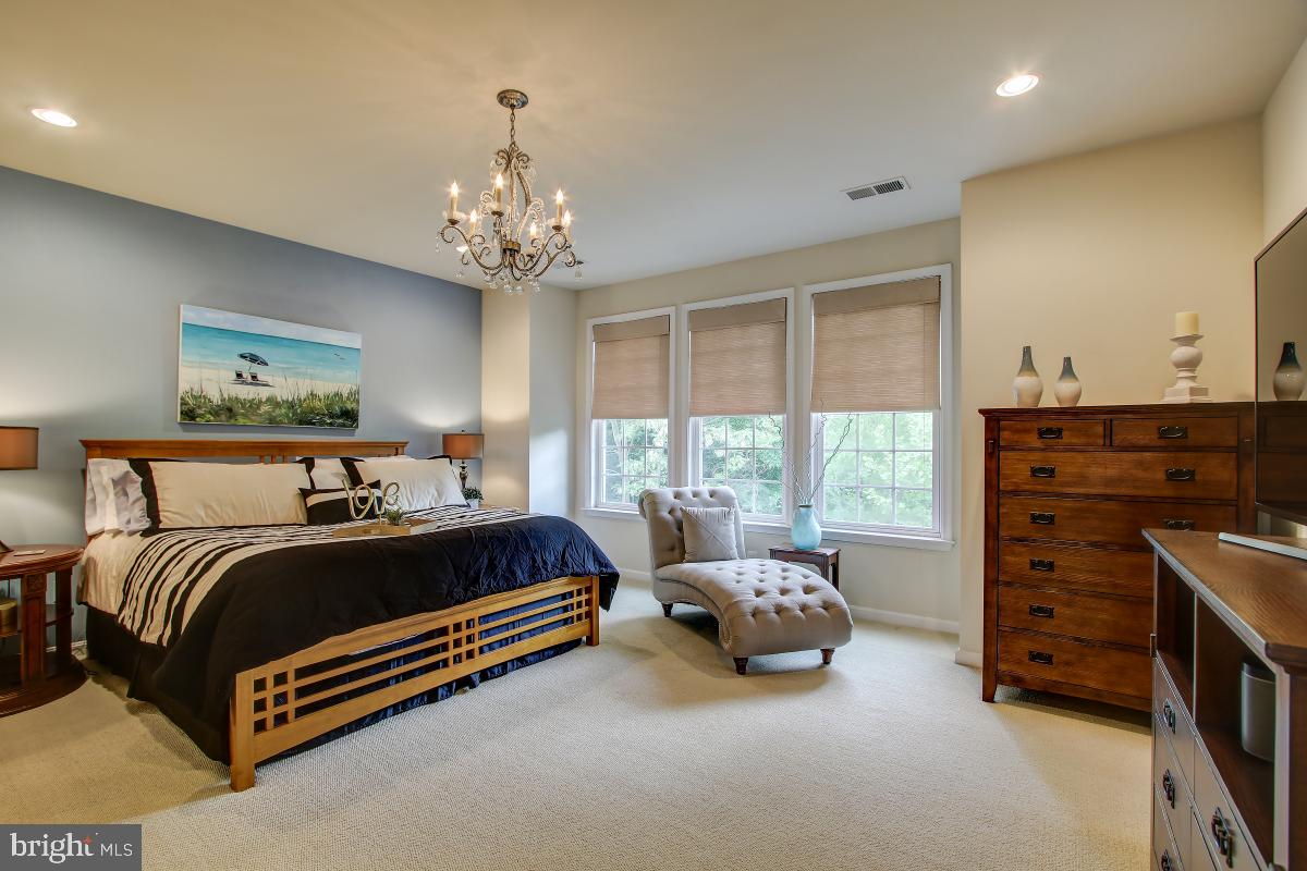 LOWES ISLAND/CASCADES - Residential