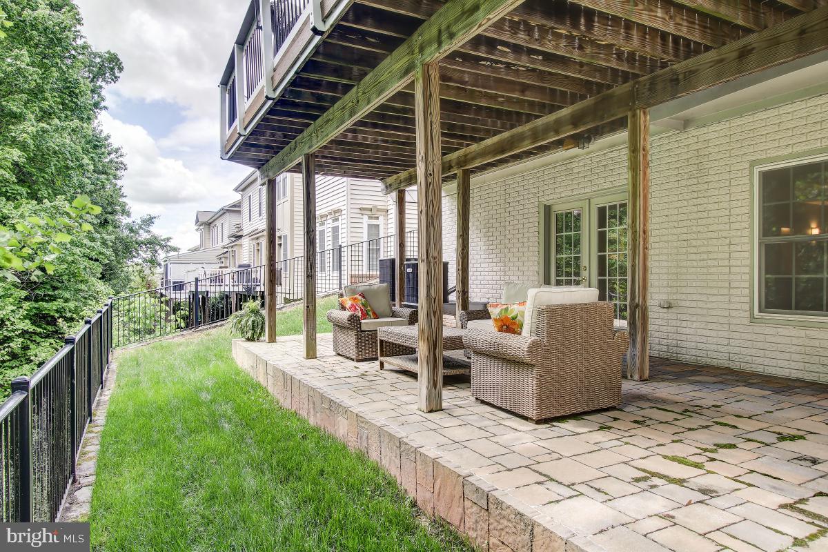 LOWES ISLAND/CASCADES - Residential