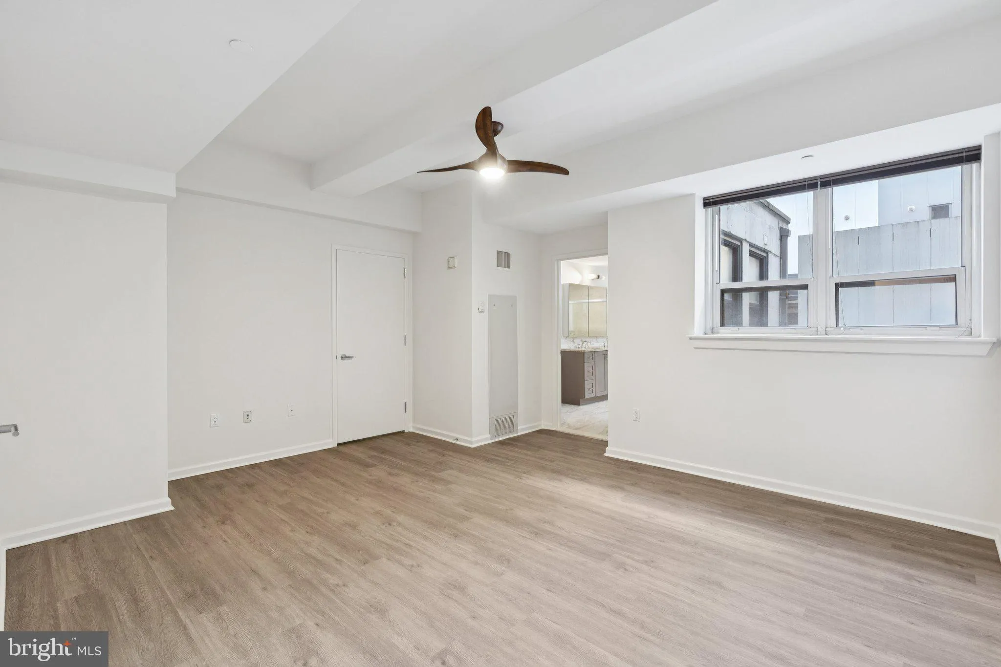 Philadelphia, Pennsylvania 19102, United States, 1 Bedroom Bedrooms, ,2 BathroomsBathrooms,Residential,Active,233729