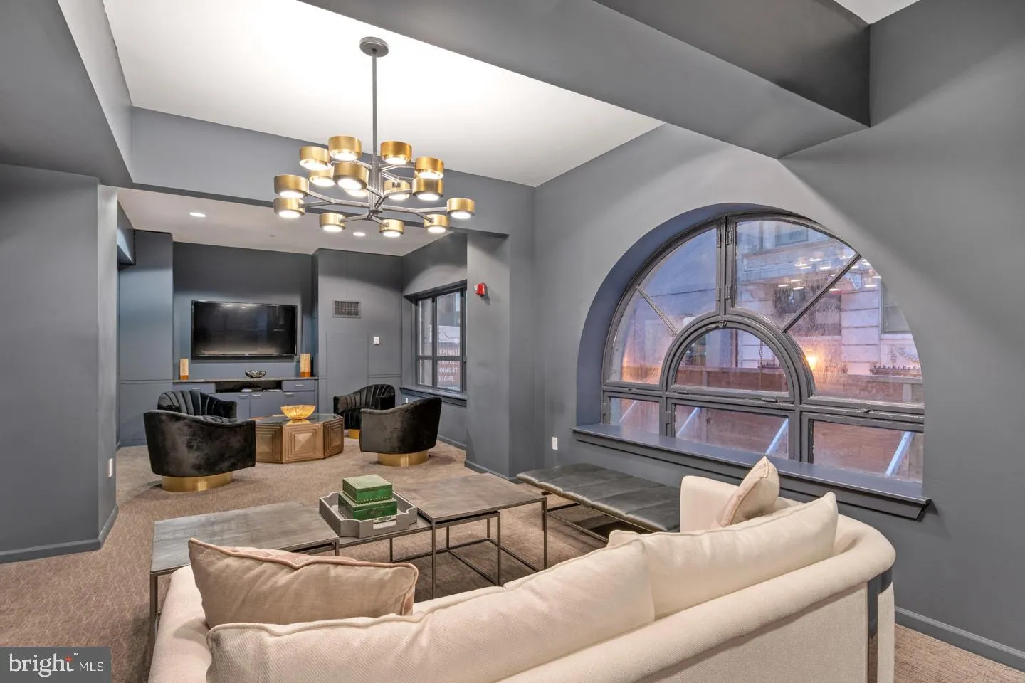 Philadelphia, Pennsylvania 19102, United States, 1 Bedroom Bedrooms, ,2 BathroomsBathrooms,Residential,Active,233729