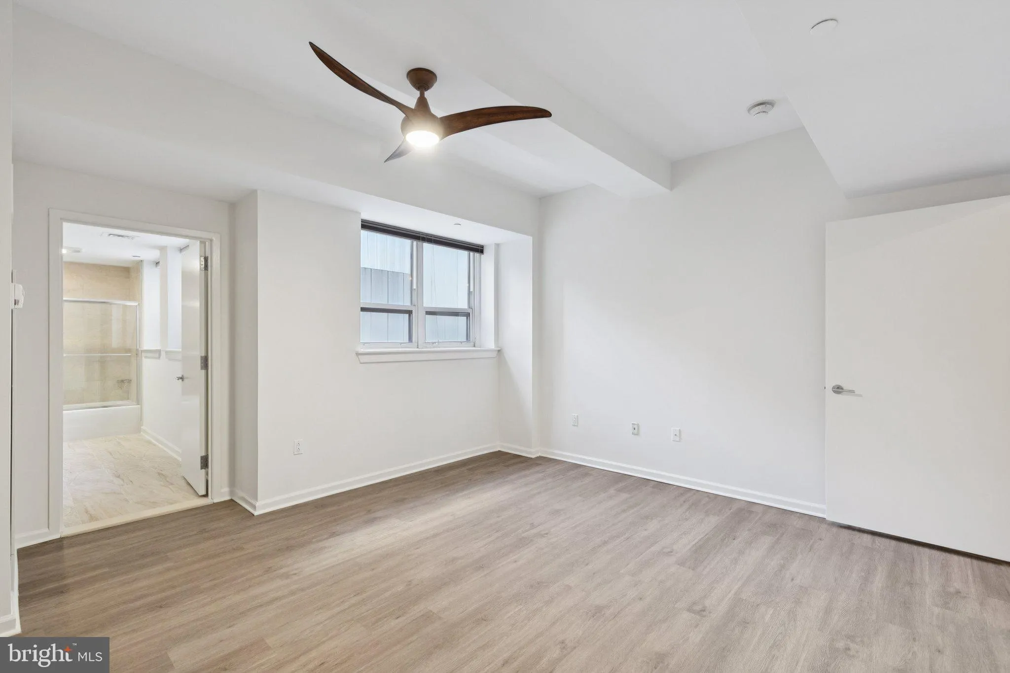 Philadelphia, Pennsylvania 19102, United States, 1 Bedroom Bedrooms, ,2 BathroomsBathrooms,Residential,Active,233729