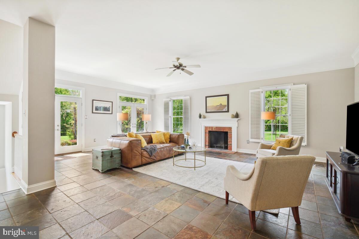 DARNESTOWN KNOLLS - Residential