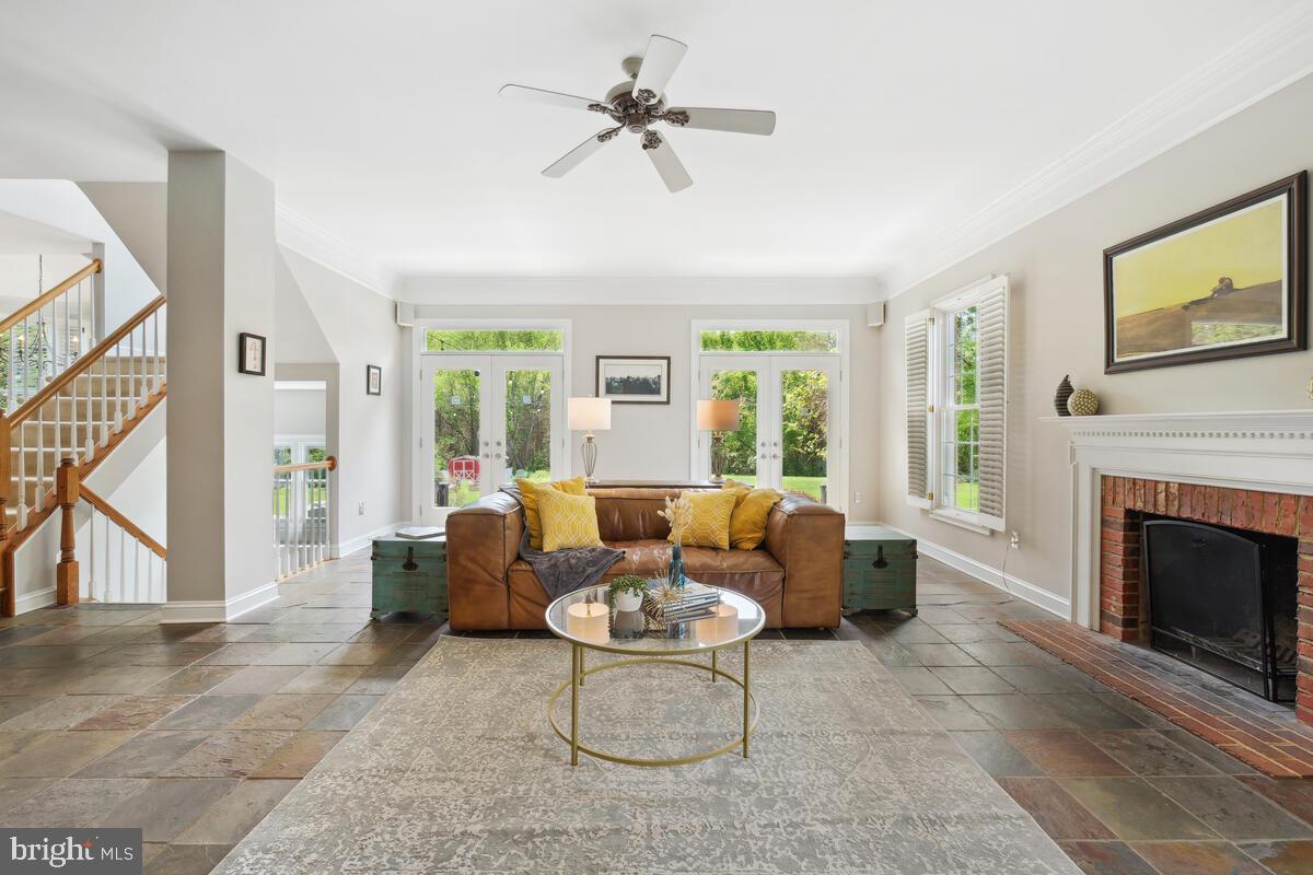 DARNESTOWN KNOLLS - Residential