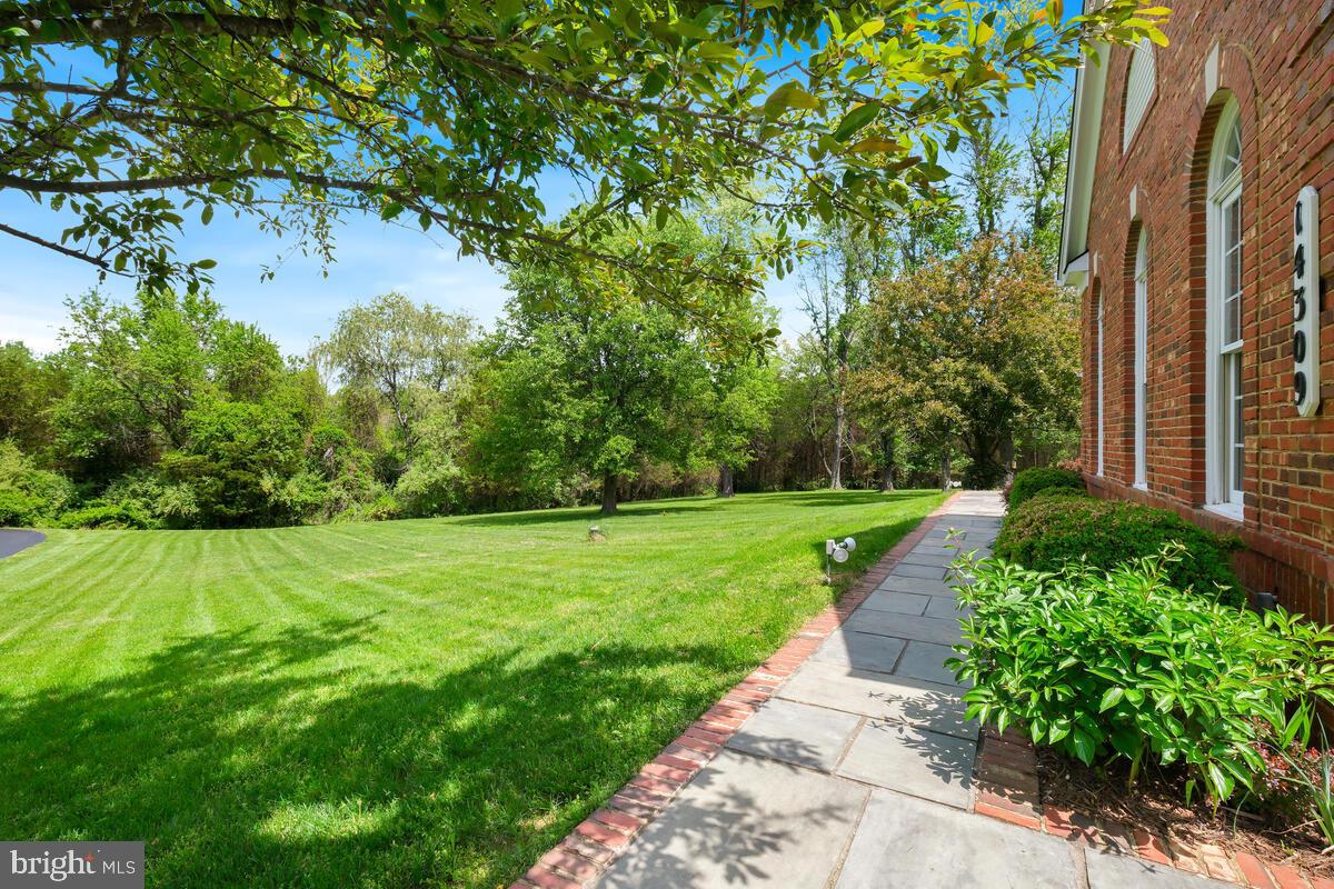 DARNESTOWN KNOLLS - Residential