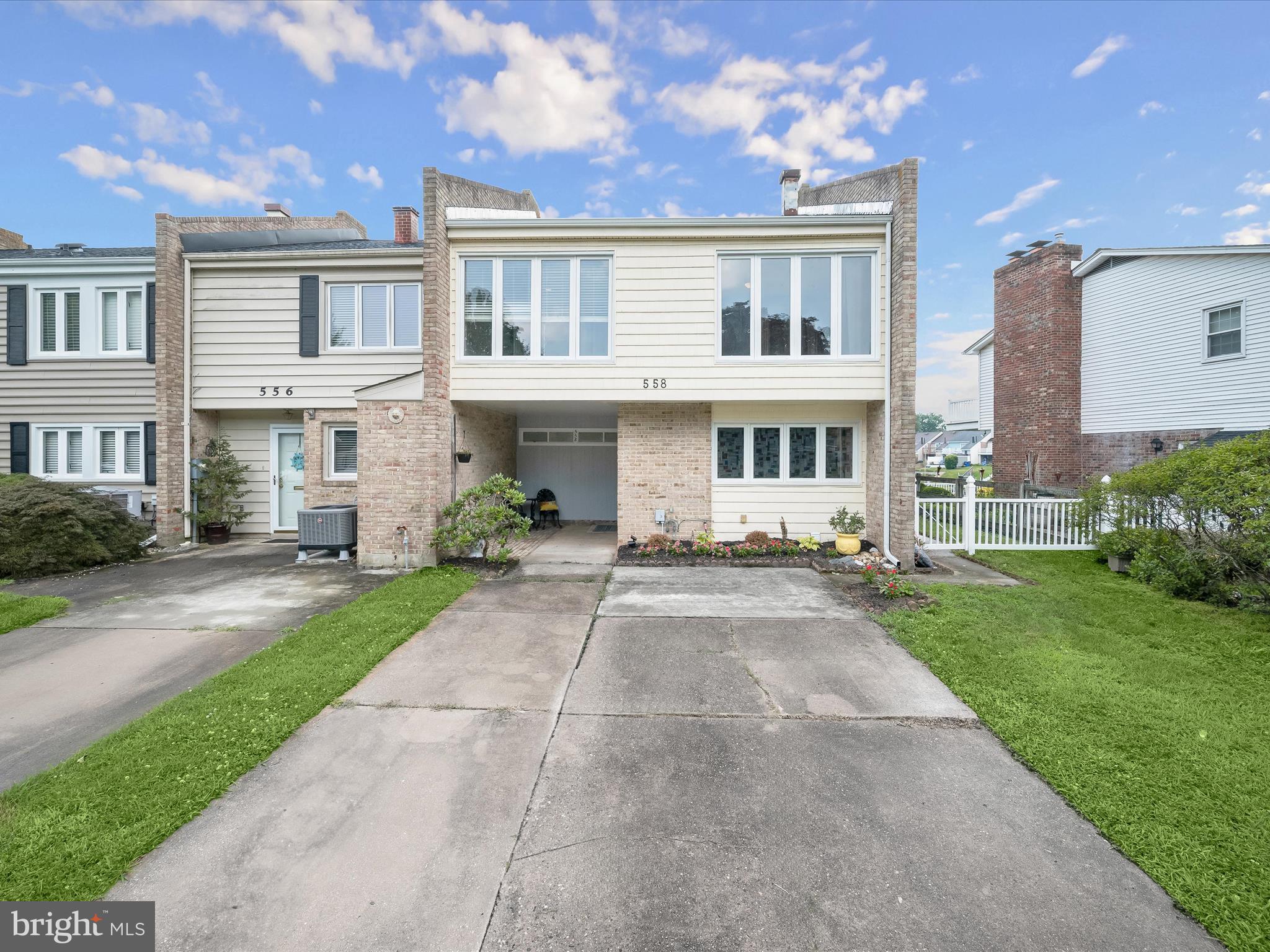 558 ANCHOR DRIVE