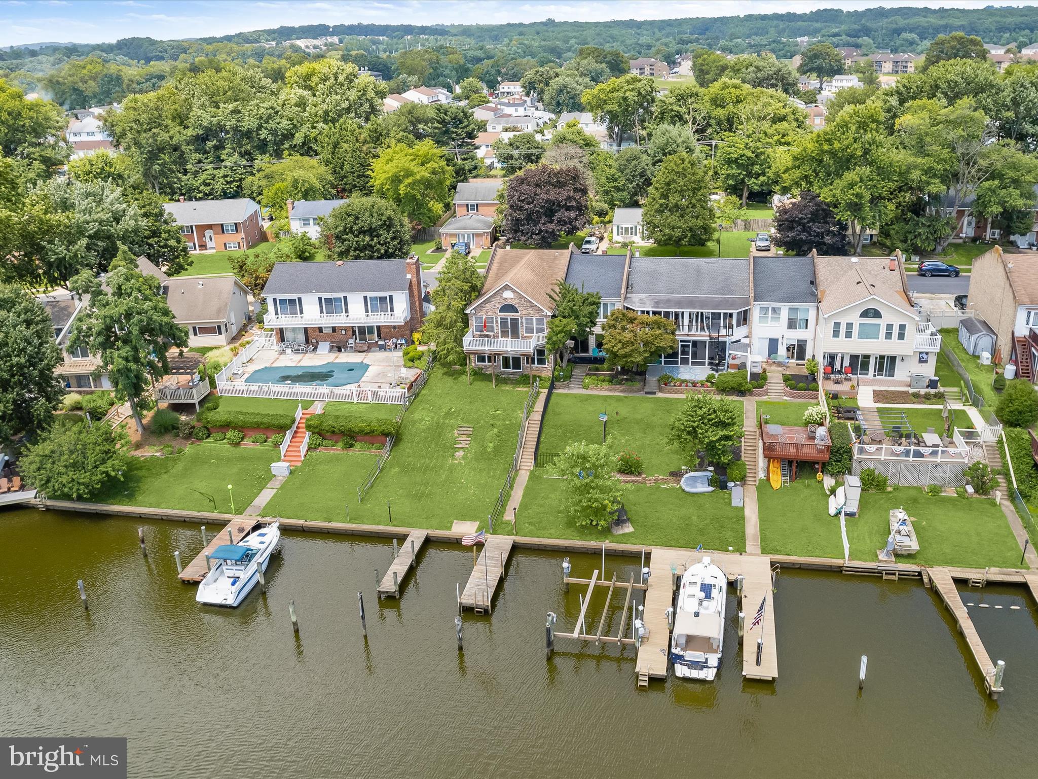 558 ANCHOR DRIVE