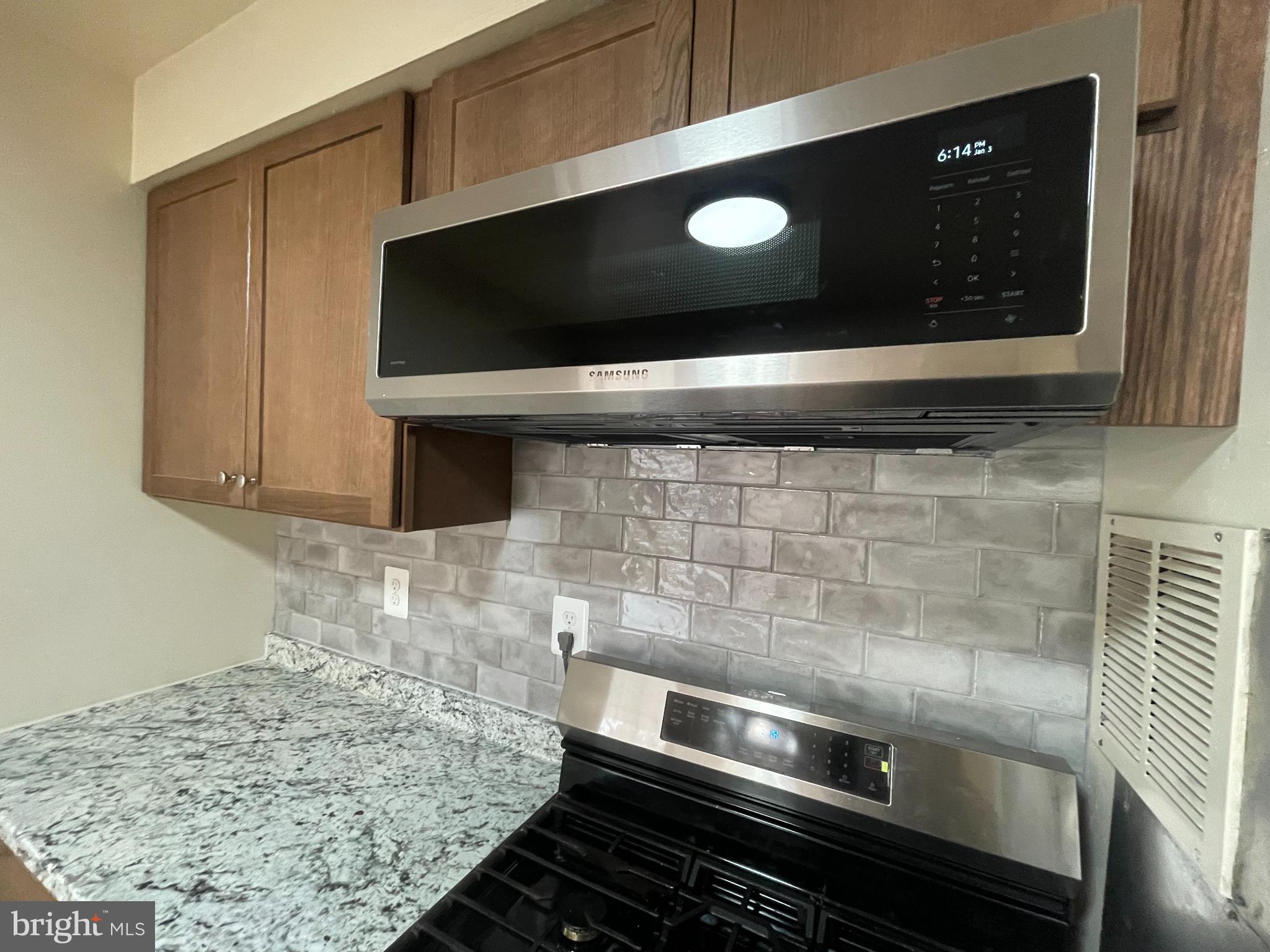 BRIARWOOD COURT - Residential Lease