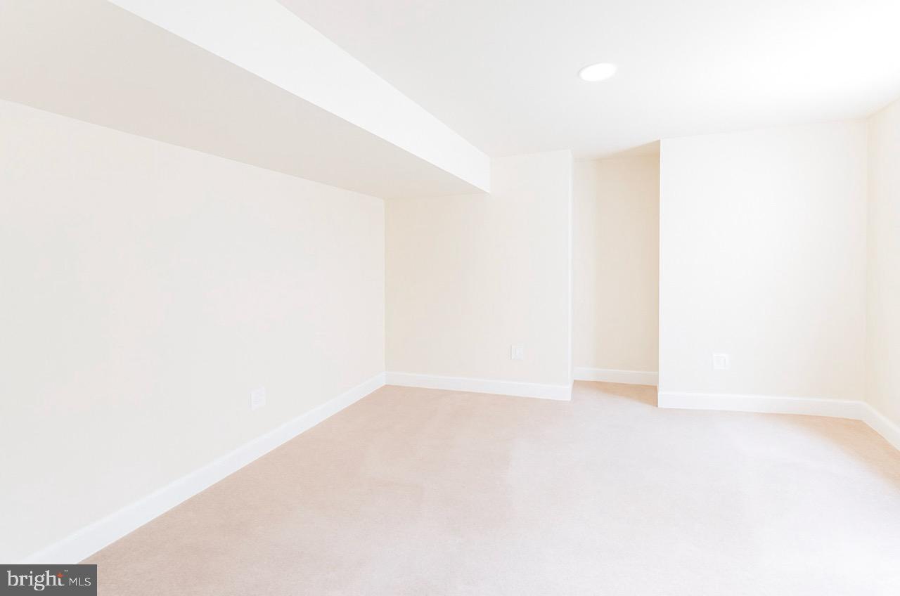 CHESAPEAKE VILLAGE - Residential Lease