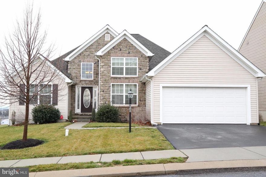 Walk into an an amazing foyer/great room. Home offers economical gas heat, 2 car garage, 1st floor laundry, and walk-out basement. Spacious master bedroom suite with large walk-in closet, whirlpool tub, shower, and dual vanities. Huge lower level is ready to be finished.