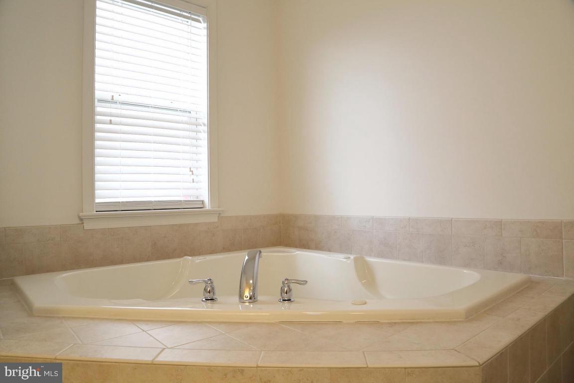 SWEETBRIAR CREEK - Residential