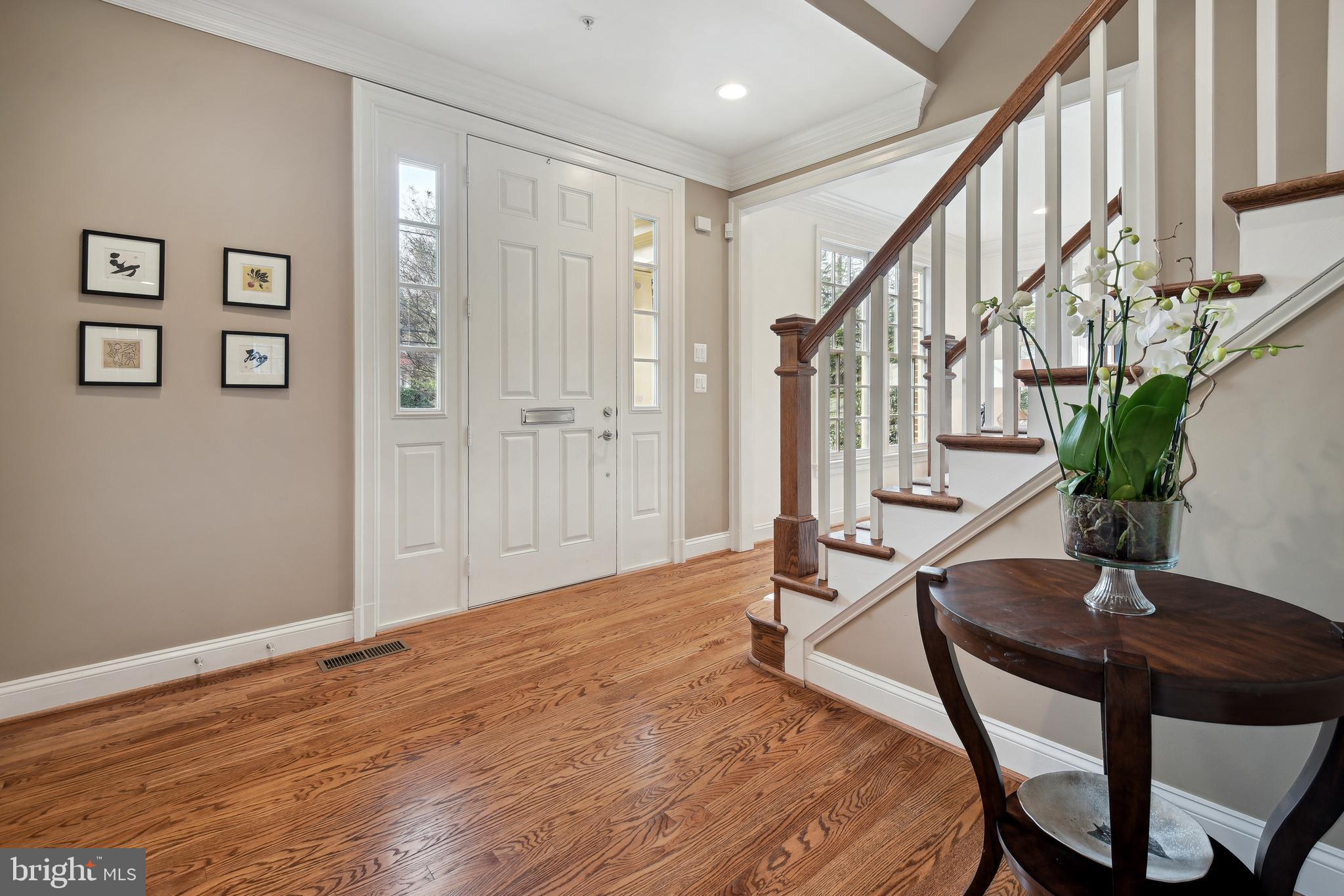 ENGLISH VILLAGE - Residential