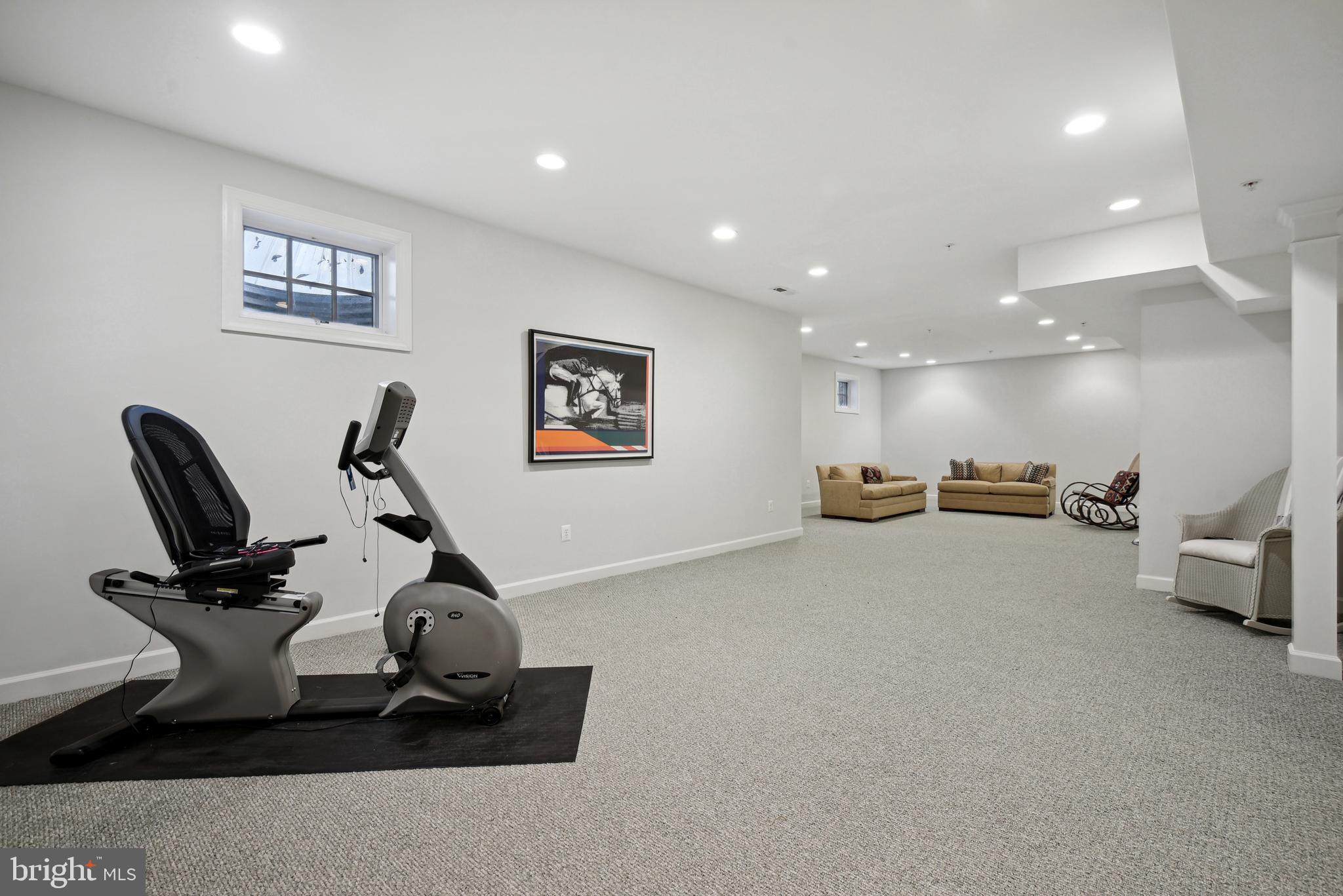 ENGLISH VILLAGE - Residential