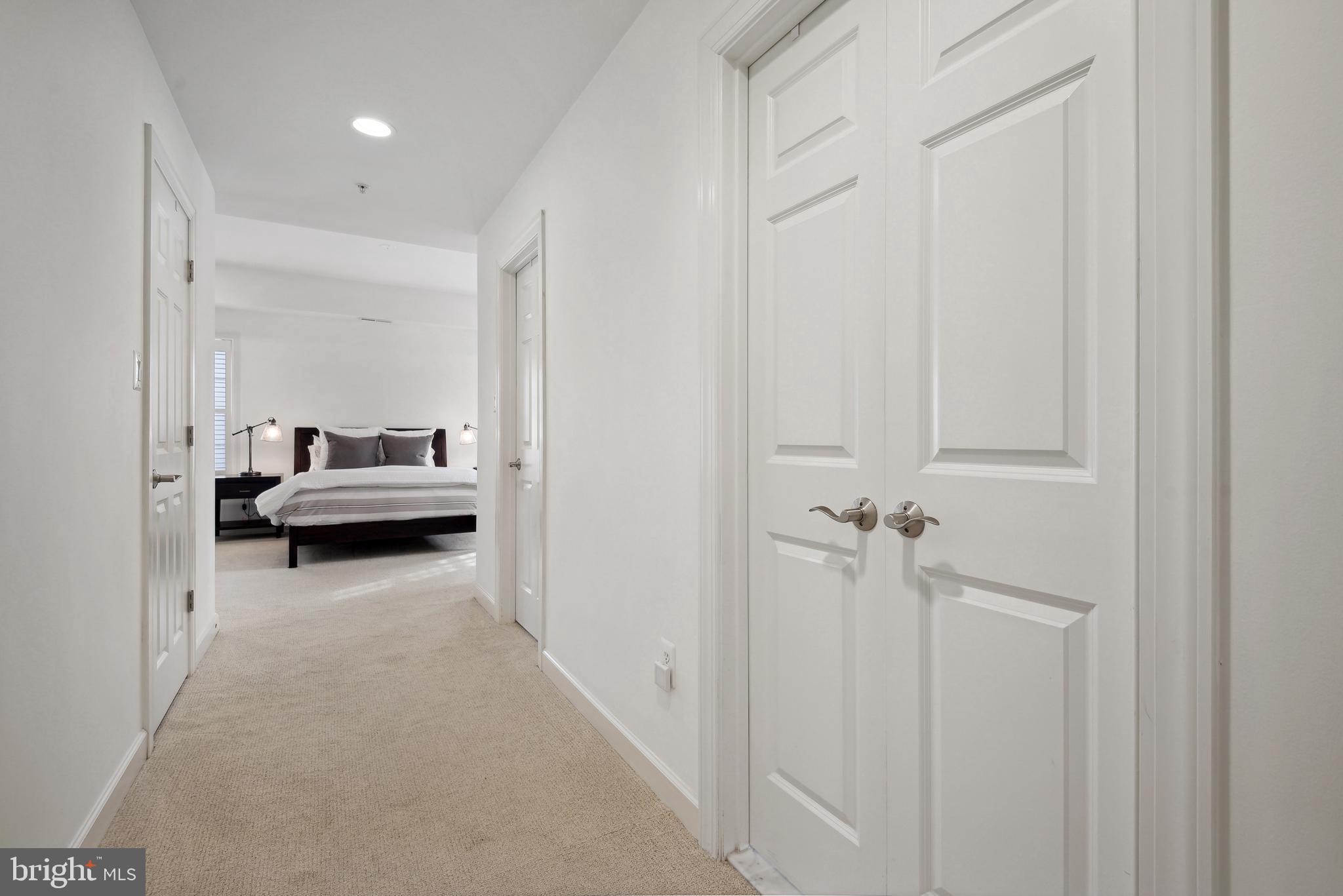 ENGLISH VILLAGE - Residential