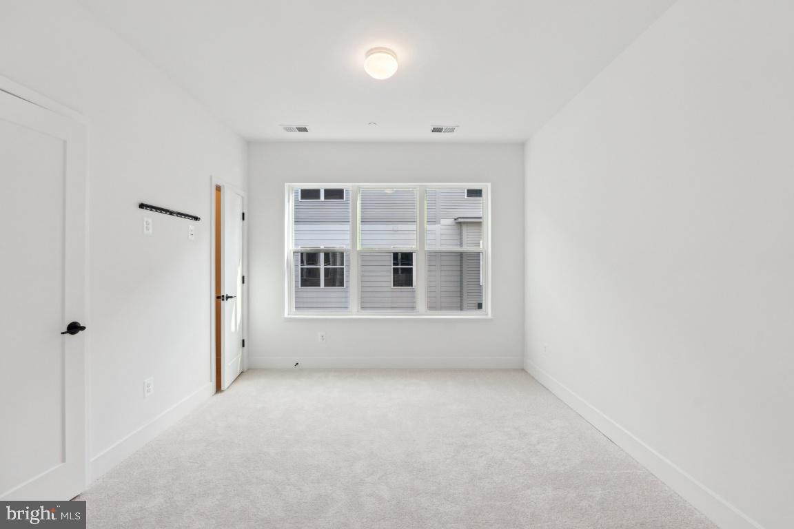 TYSONS RIDGE - Residential Lease