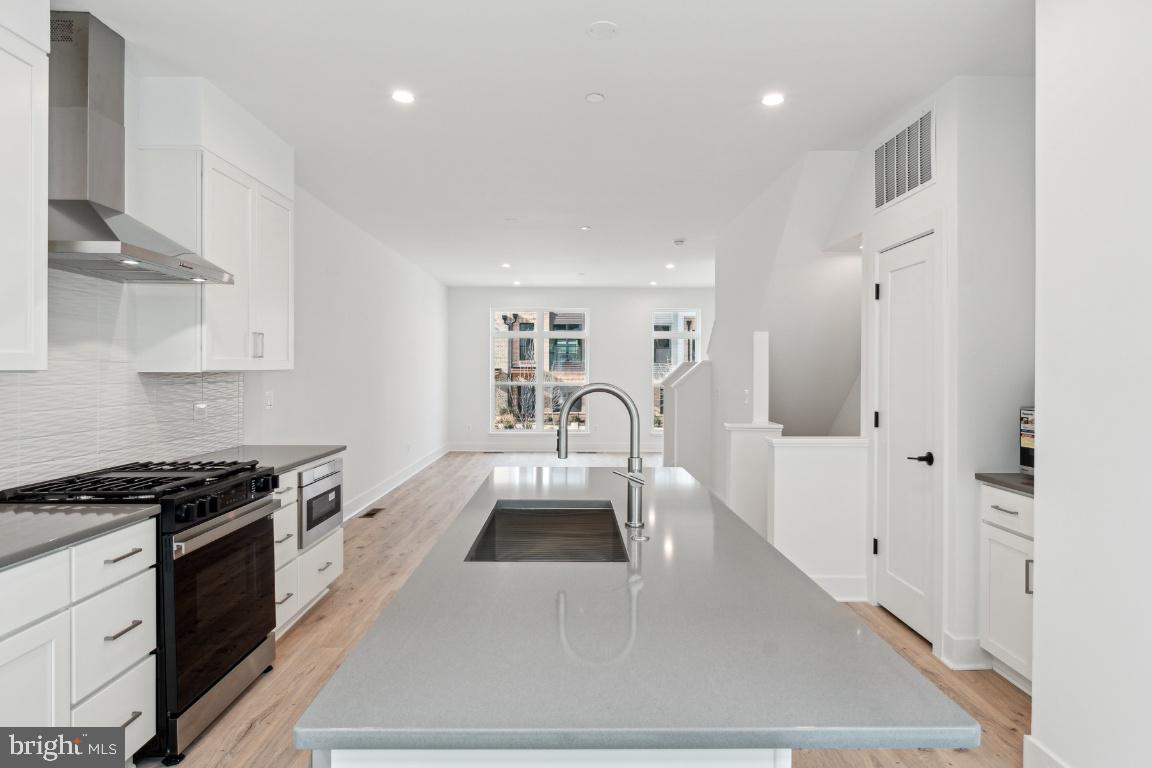 TYSONS RIDGE - Residential Lease