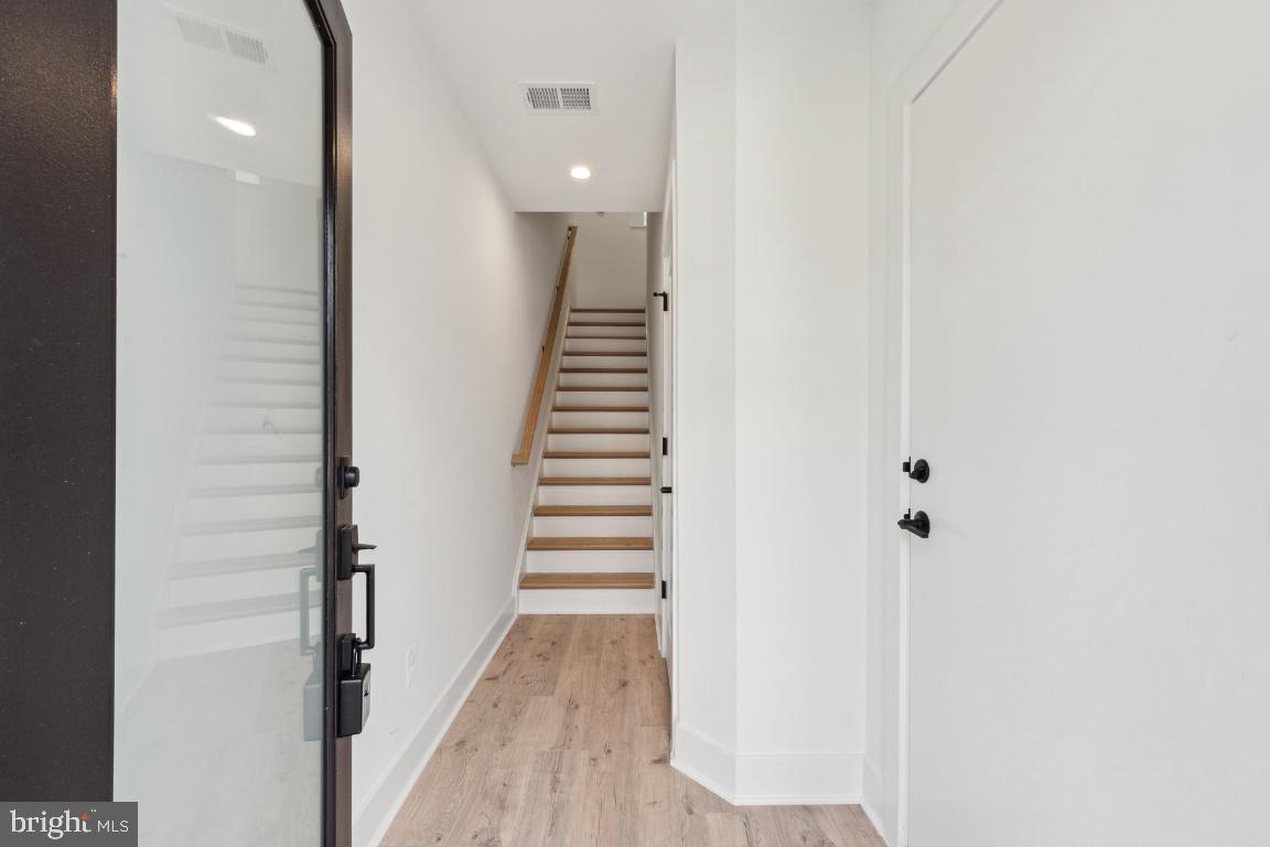 TYSONS RIDGE - Residential Lease