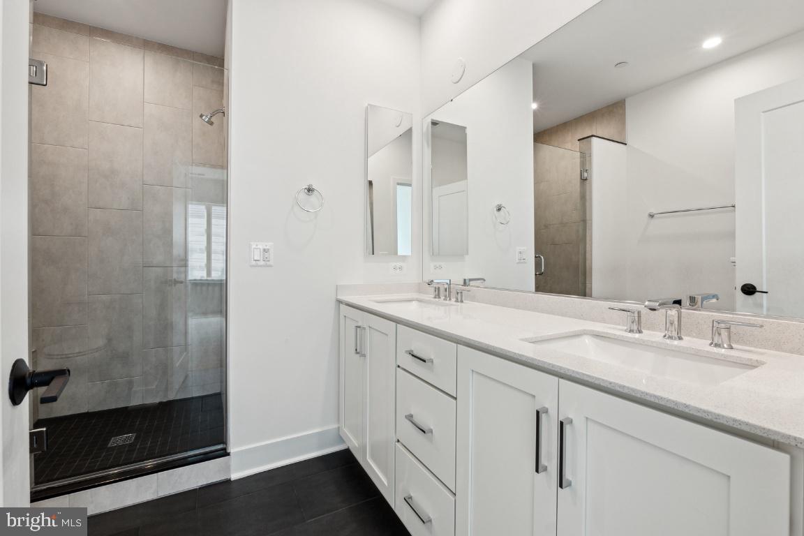 TYSONS RIDGE - Residential Lease