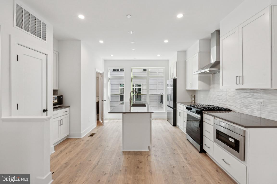 TYSONS RIDGE - Residential Lease