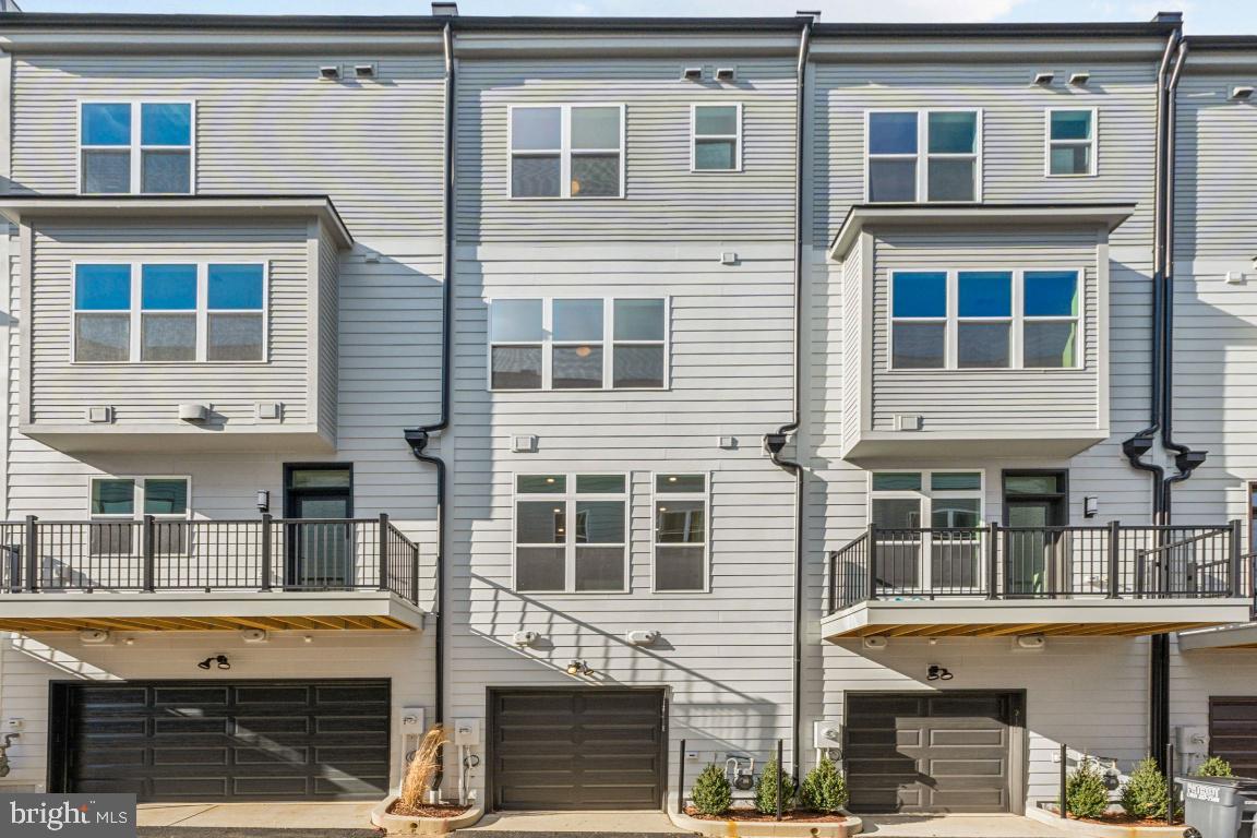 TYSONS RIDGE - Residential Lease