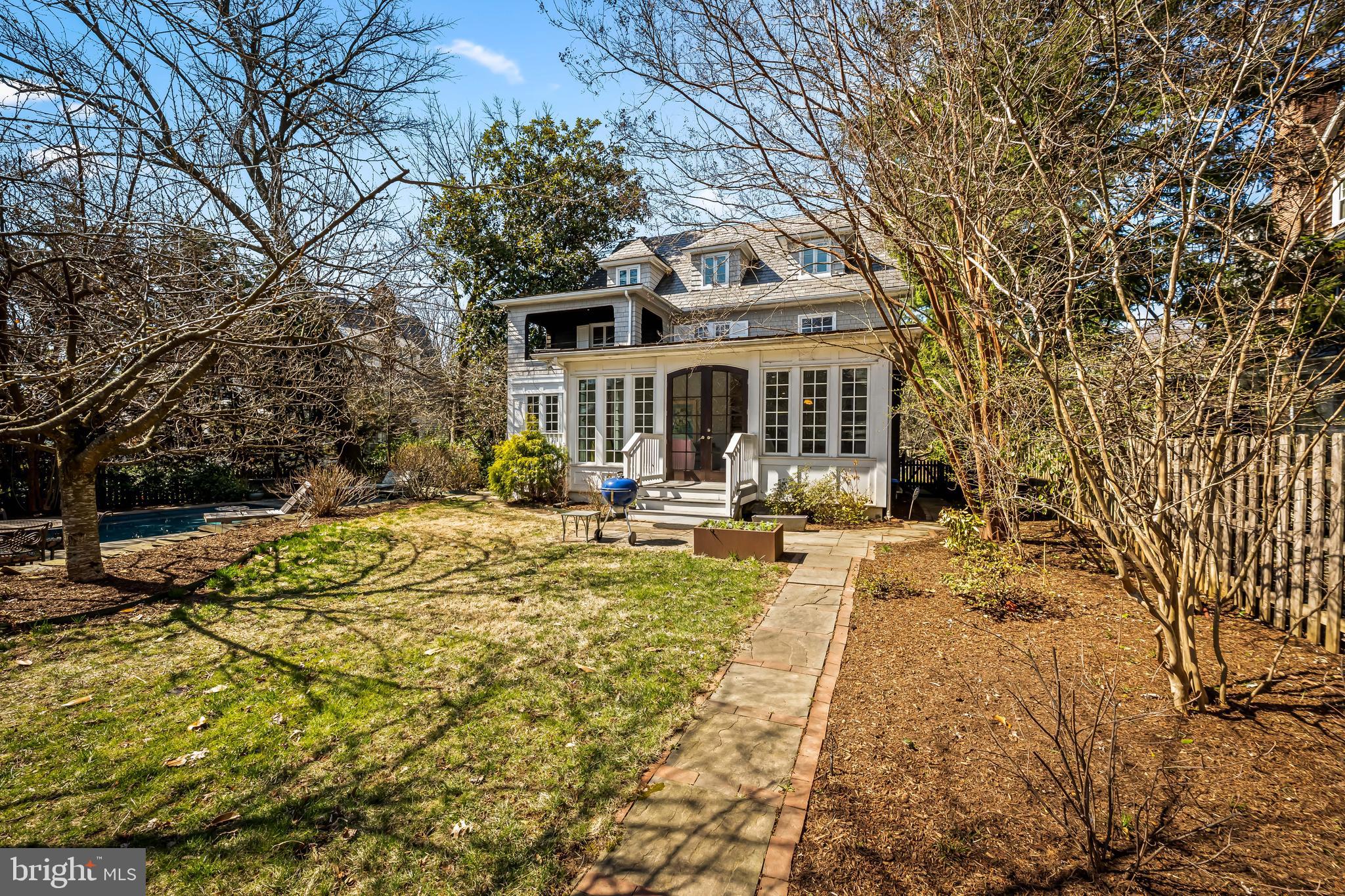 ROLAND PARK - Residential