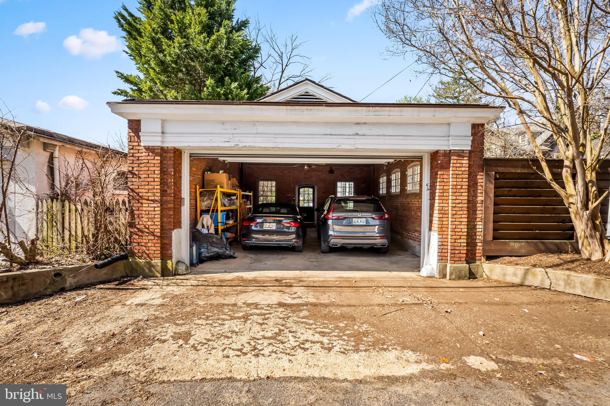 ROLAND PARK - Residential