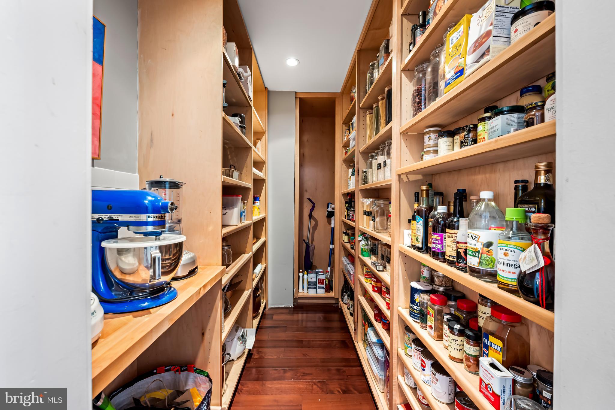 ROLAND PARK - Residential