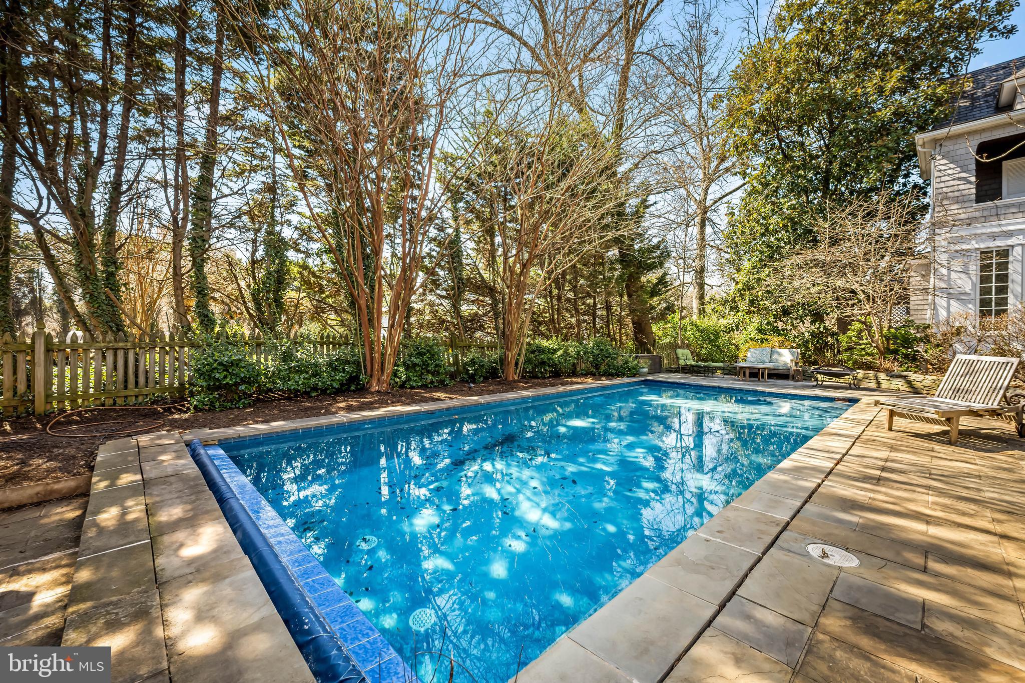 ROLAND PARK - Residential