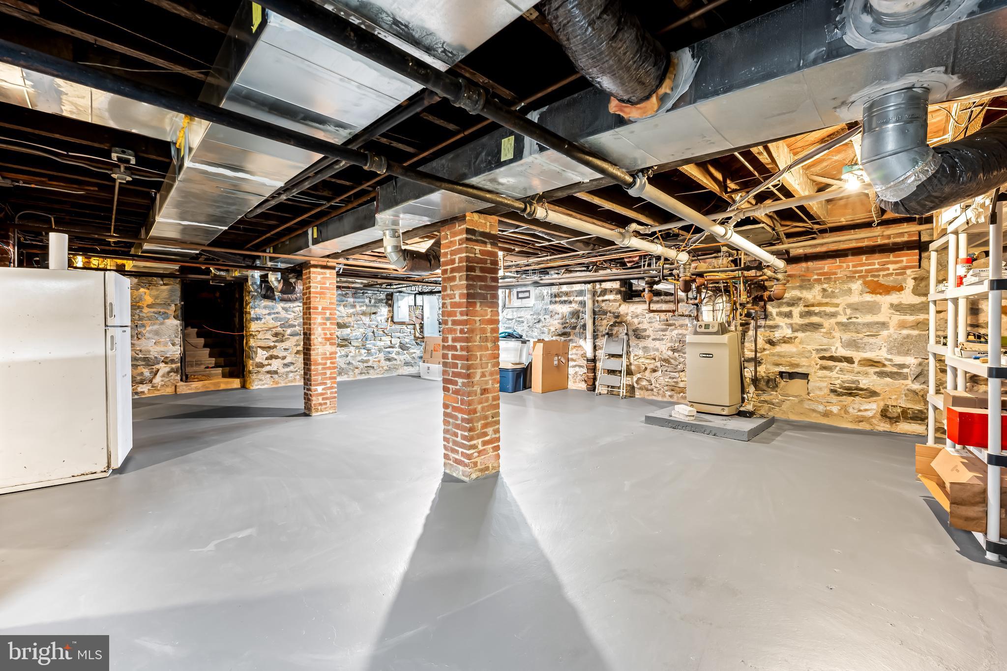 ROLAND PARK - Residential