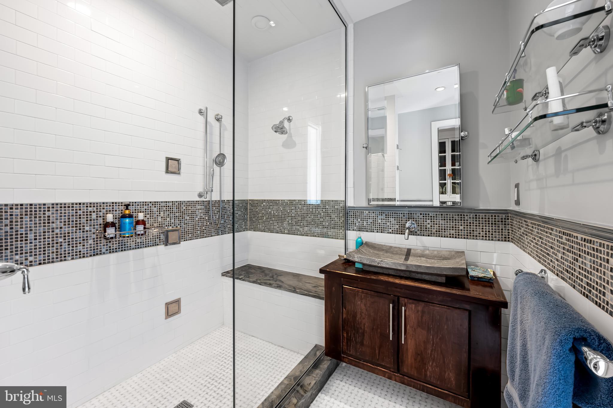 ROLAND PARK - Residential