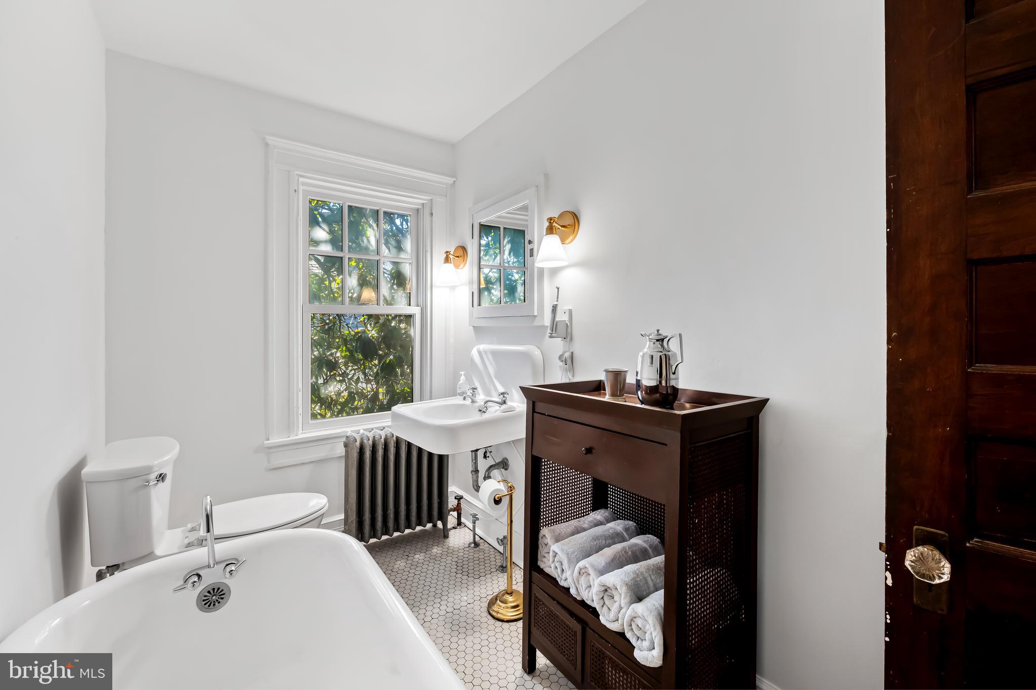 ROLAND PARK - Residential