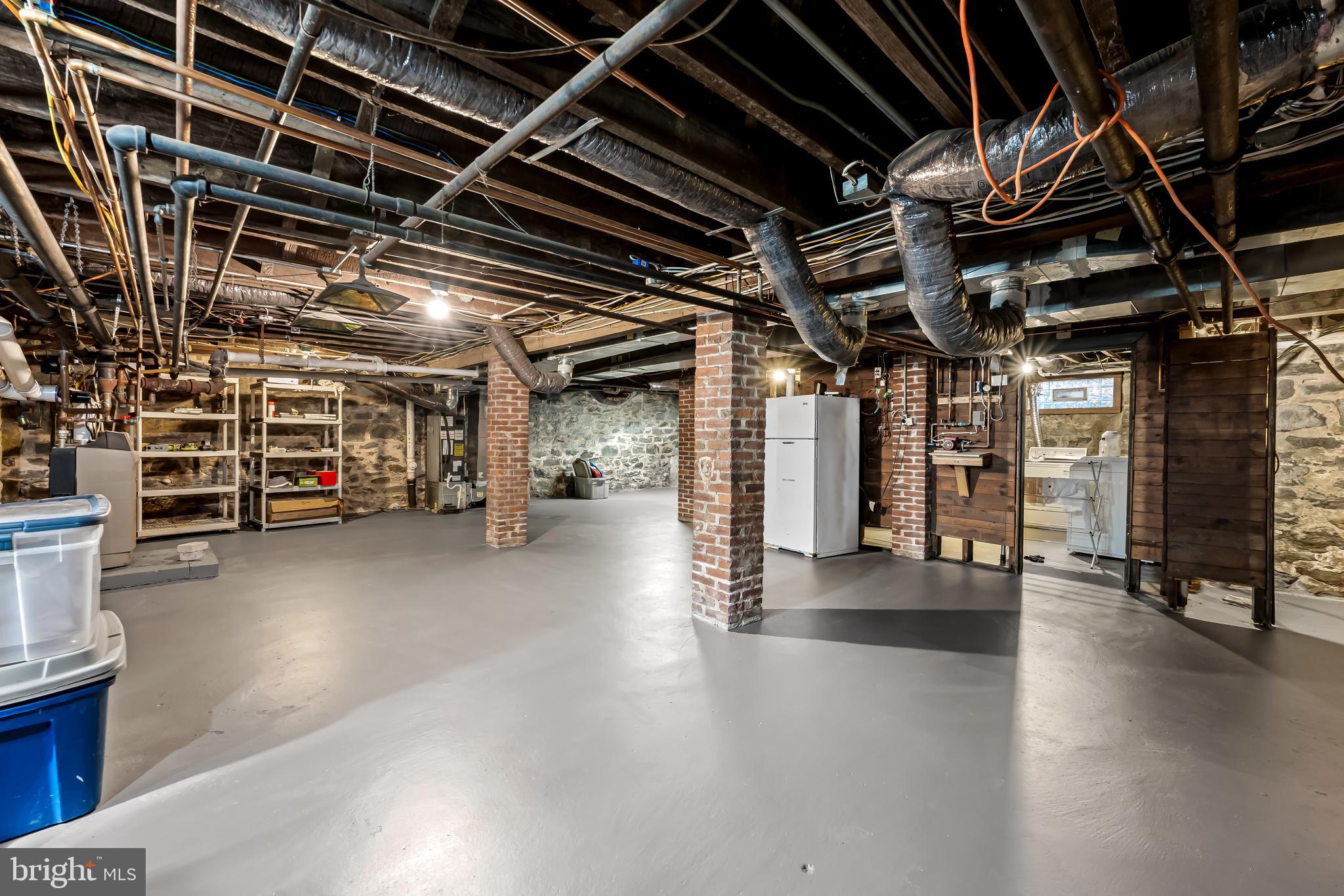 ROLAND PARK - Residential