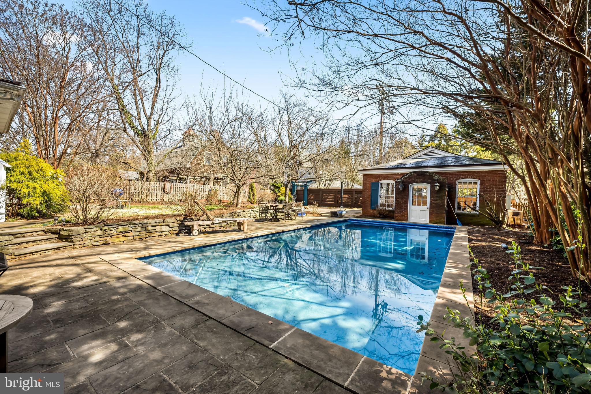 ROLAND PARK - Residential