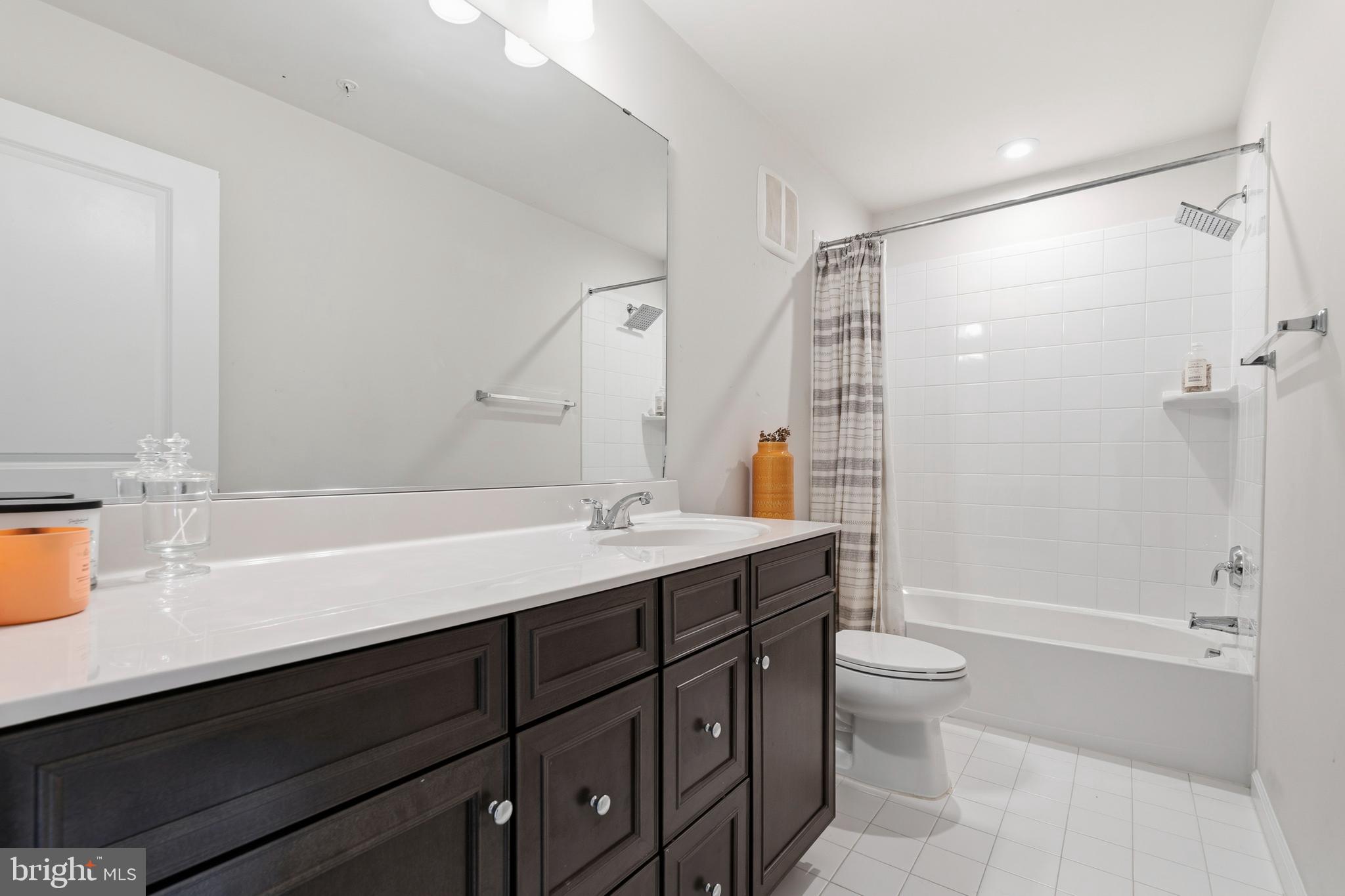 GLENN DALE COMMONS - Residential