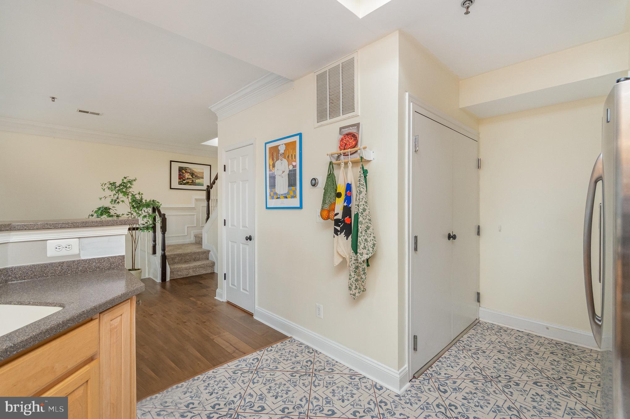 GROVETON WOODS - Residential