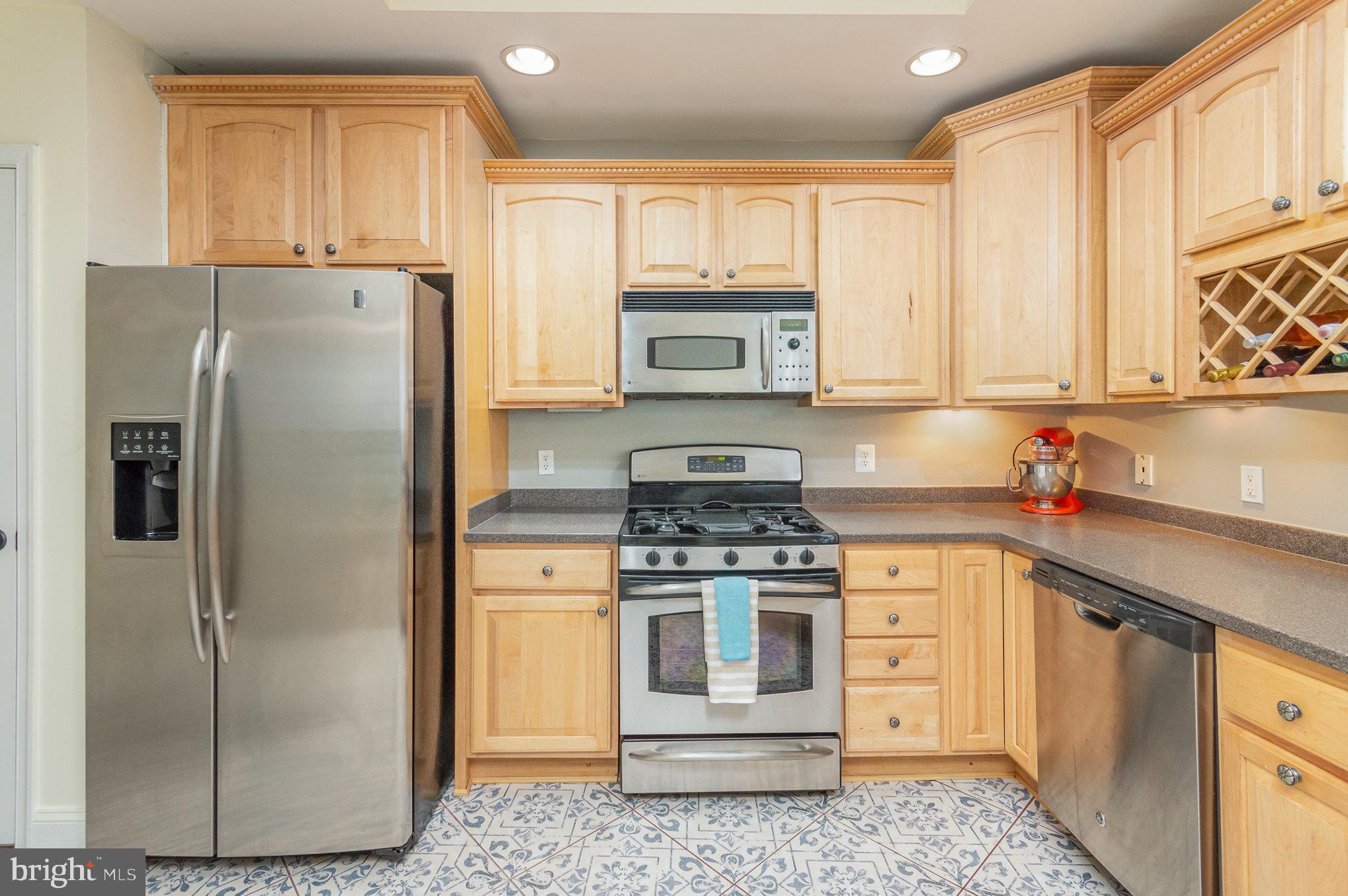 GROVETON WOODS - Residential