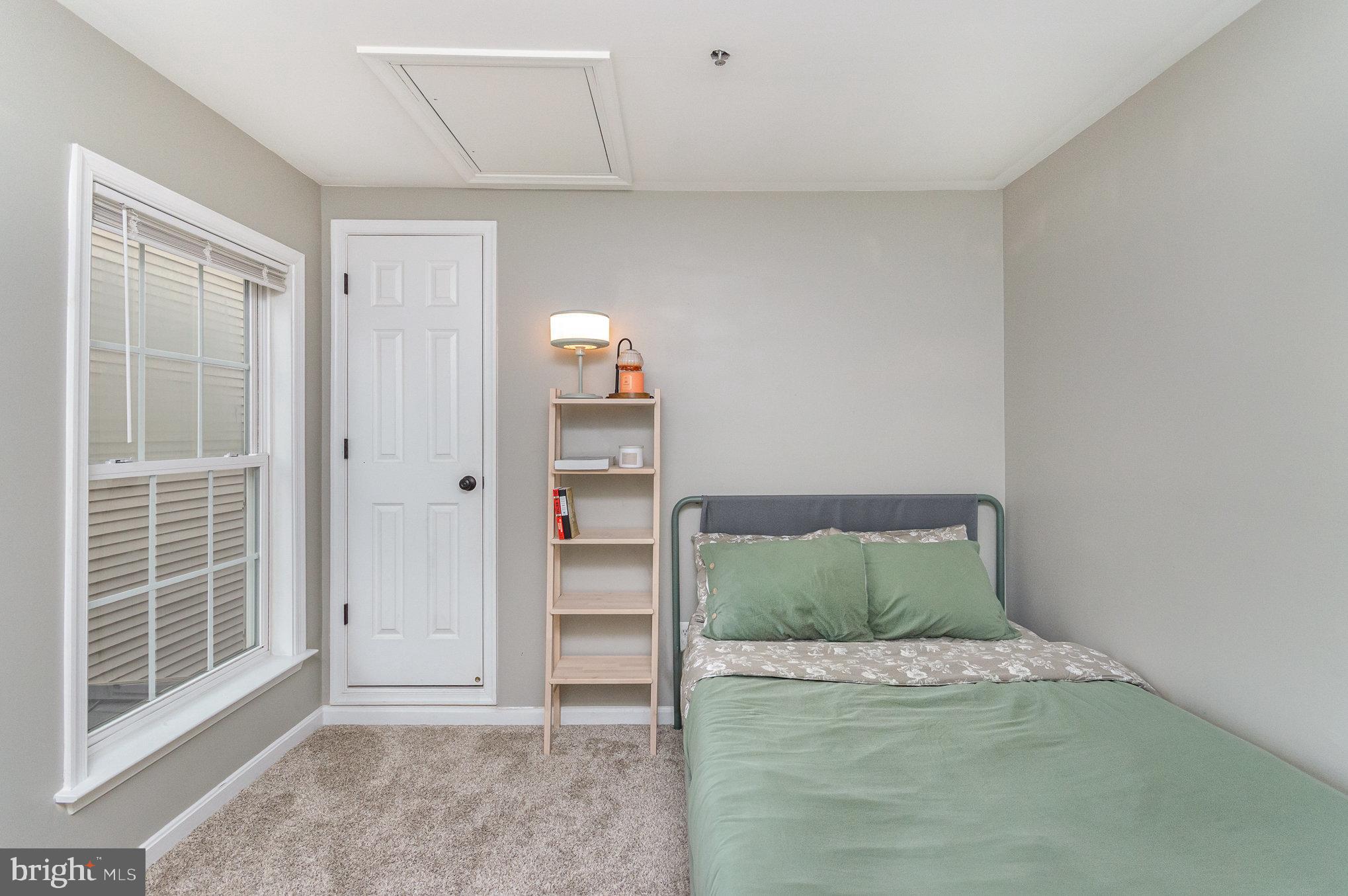 GROVETON WOODS - Residential