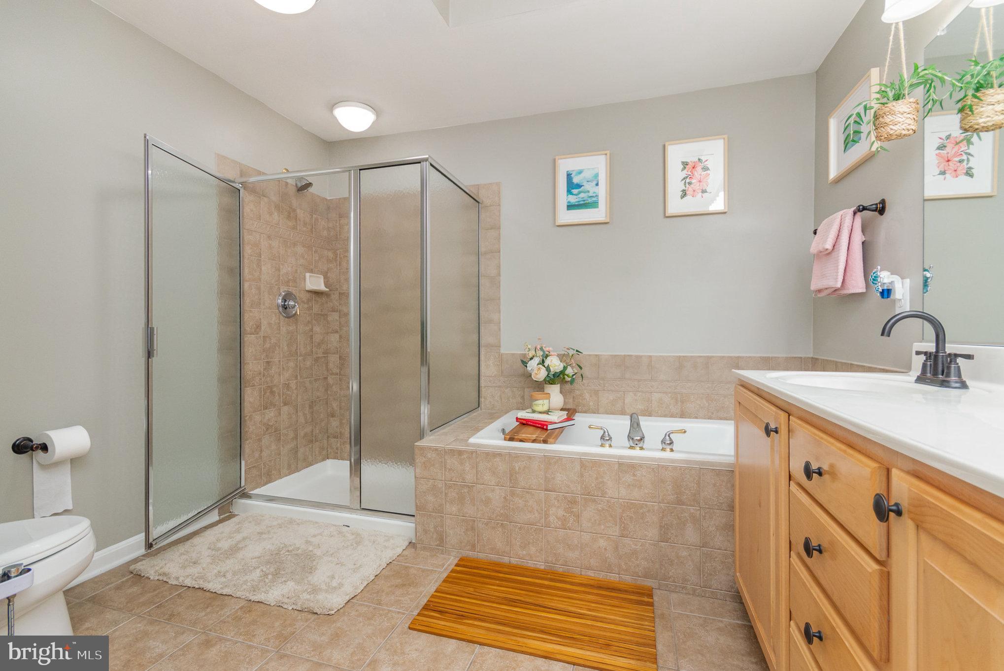 GROVETON WOODS - Residential