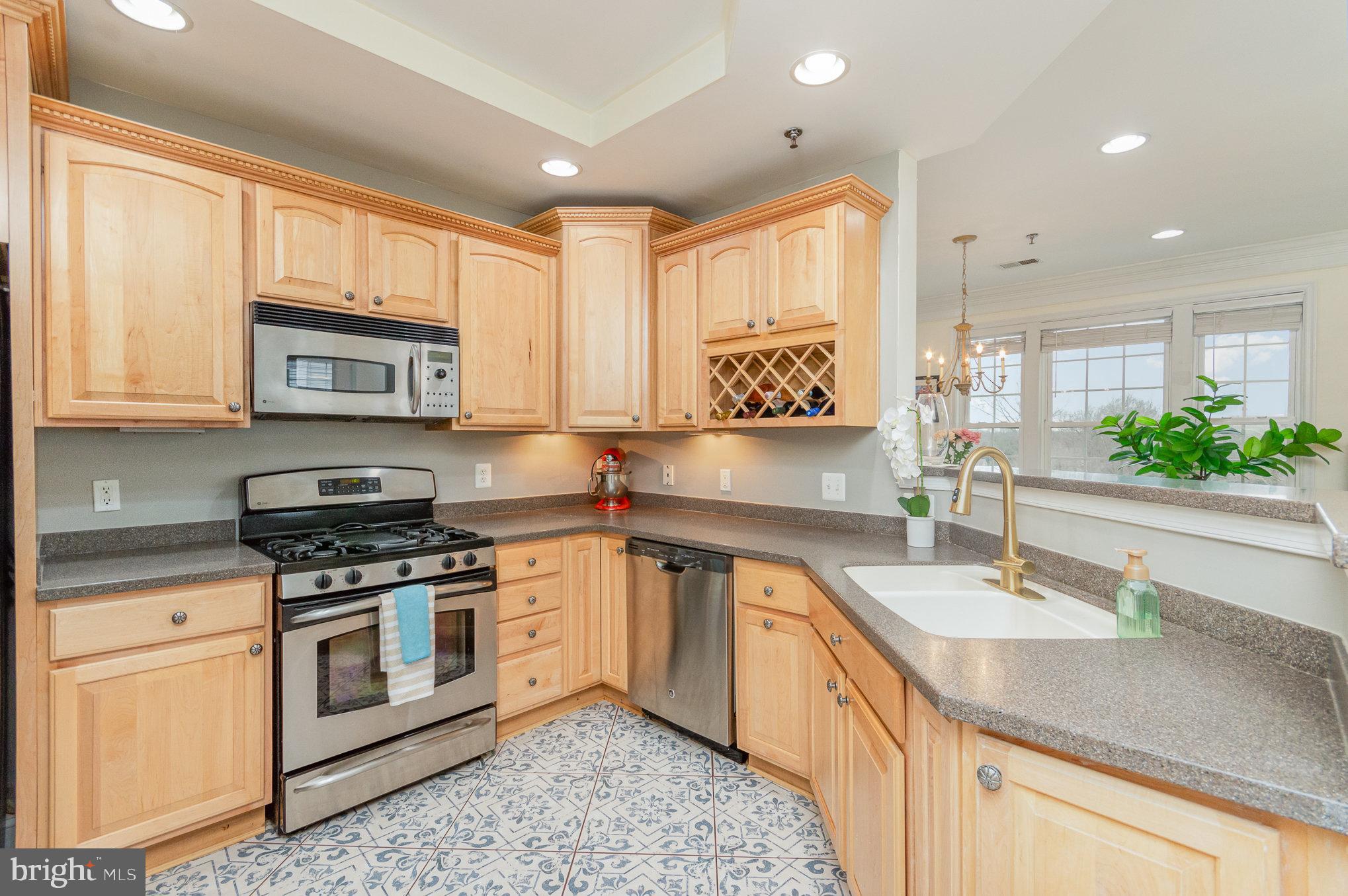 GROVETON WOODS - Residential