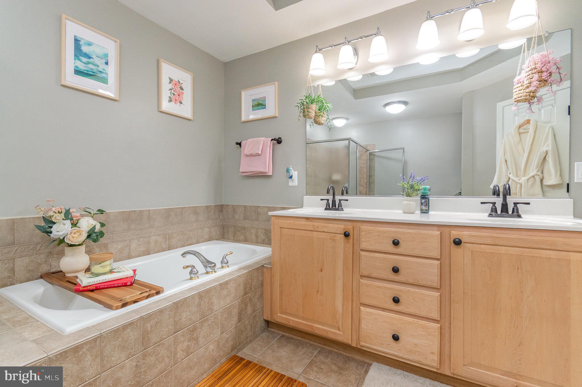 GROVETON WOODS - Residential