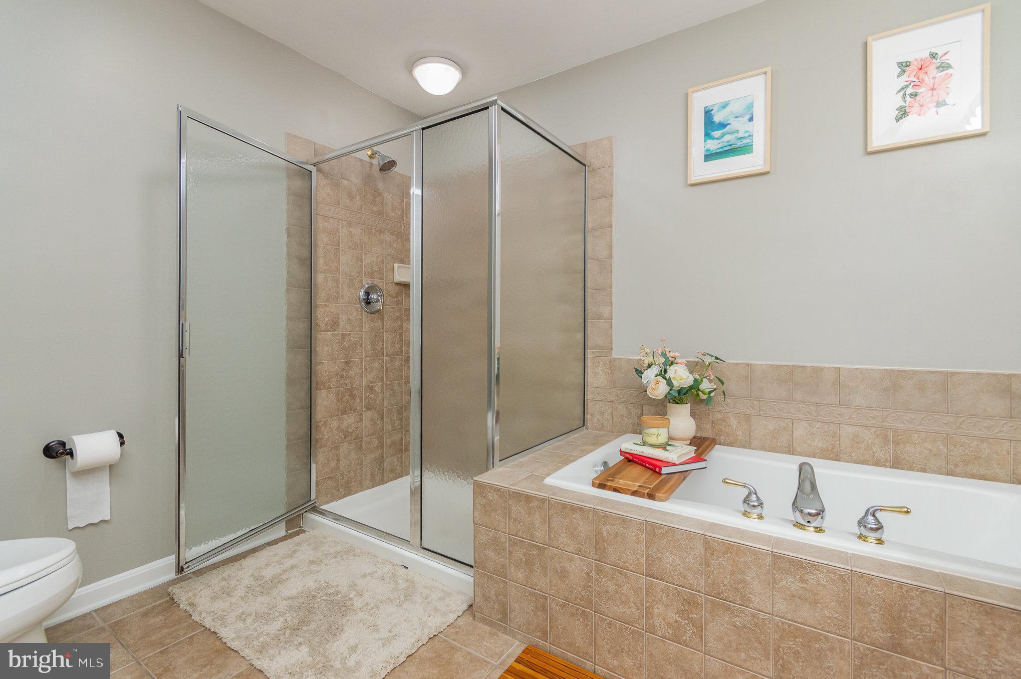 GROVETON WOODS - Residential