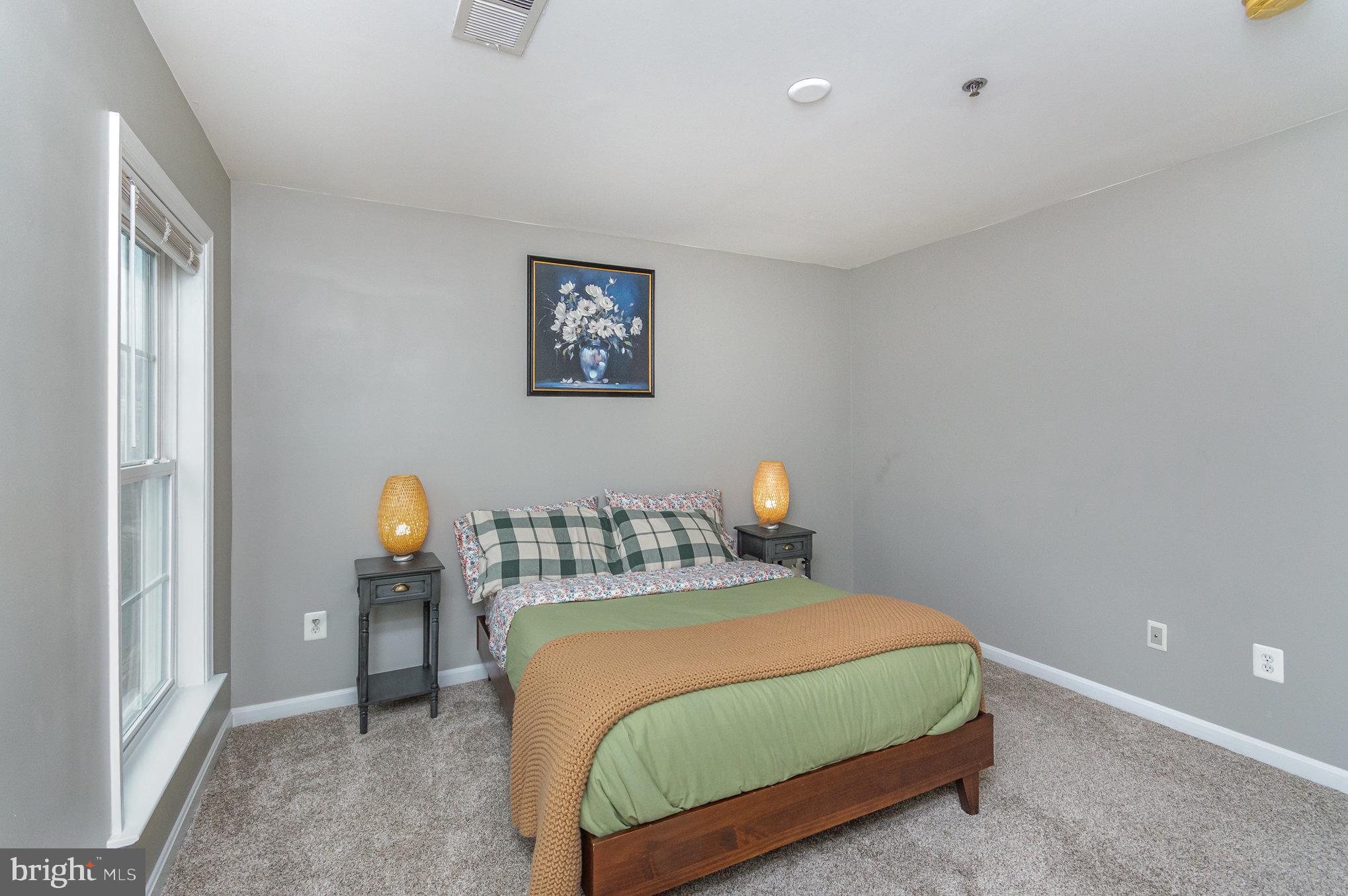 GROVETON WOODS - Residential