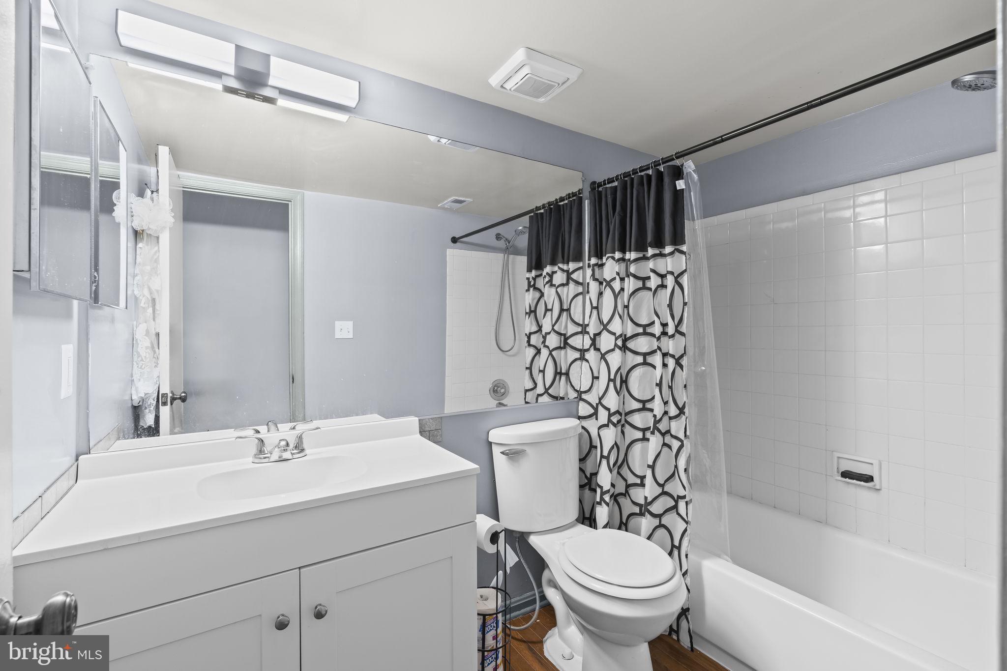 LAKE ARBOR - Residential