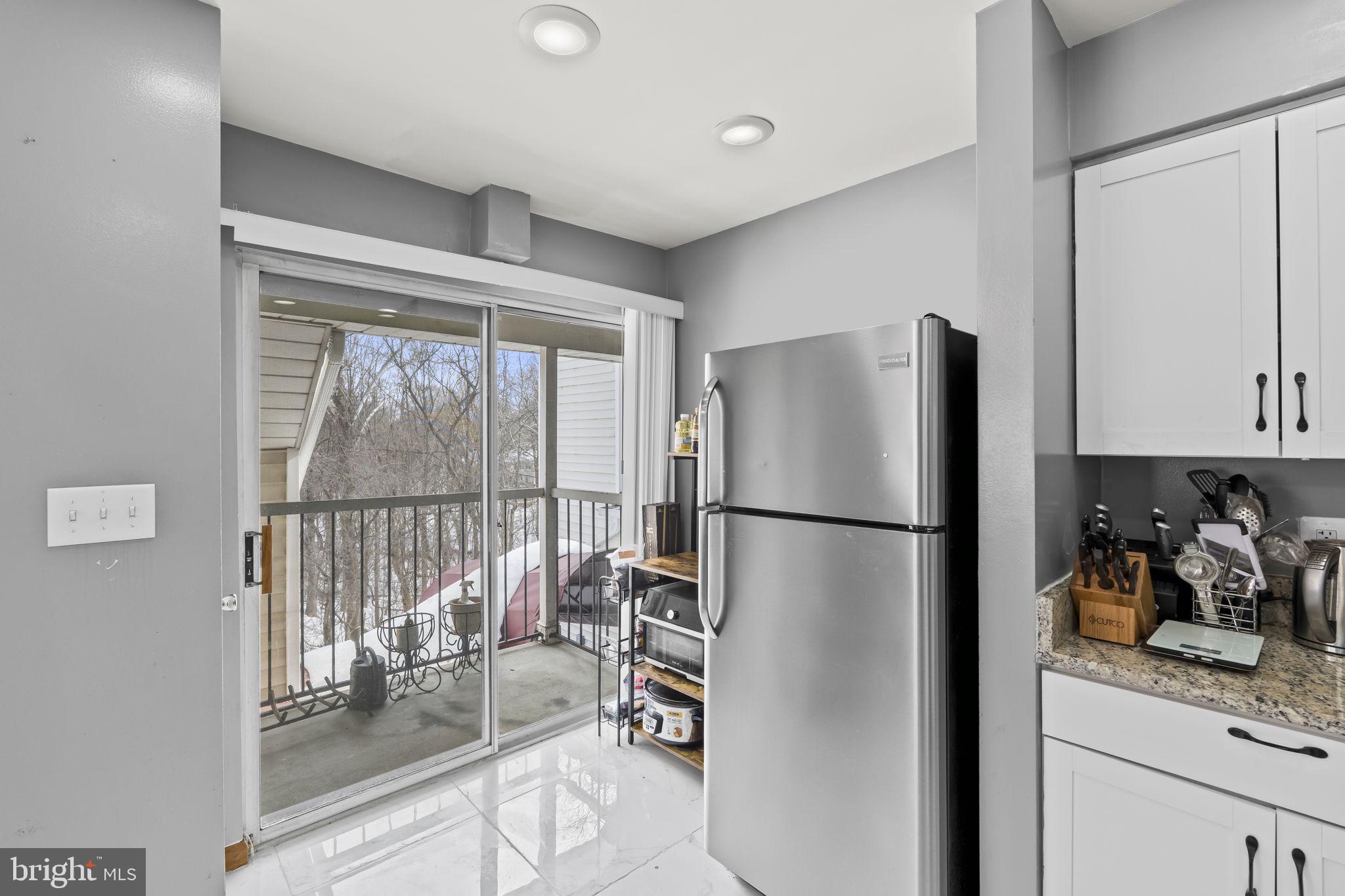 LAKE ARBOR - Residential