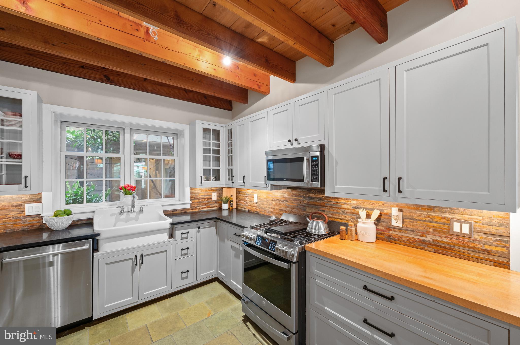 BELLA VISTA - Residential