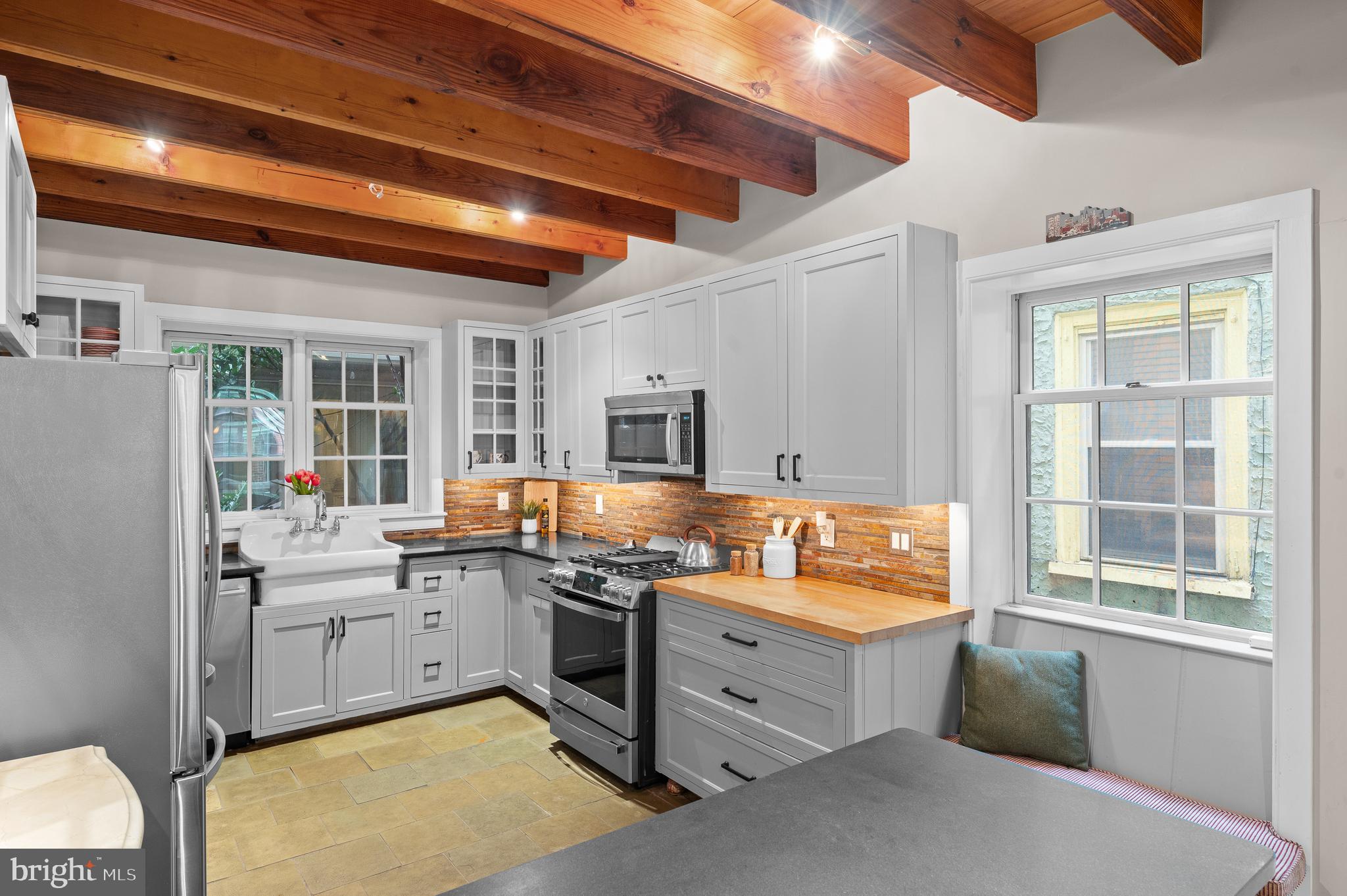 BELLA VISTA - Residential